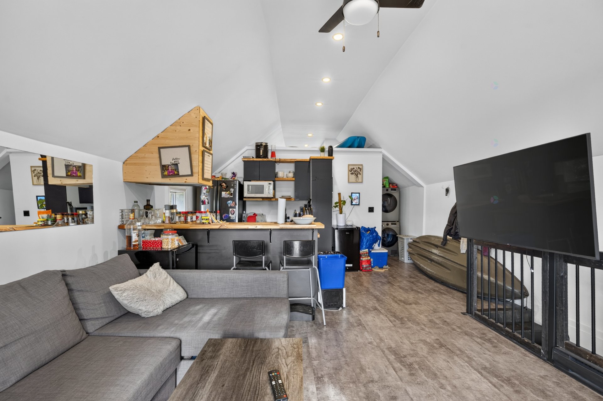Apt 2