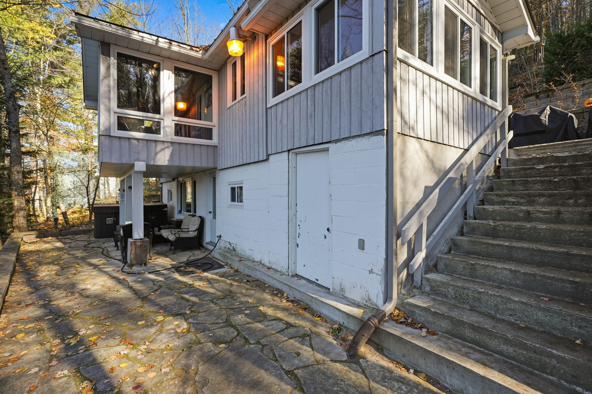 Autre - spa sortie rez-de- chaussé et entreposage