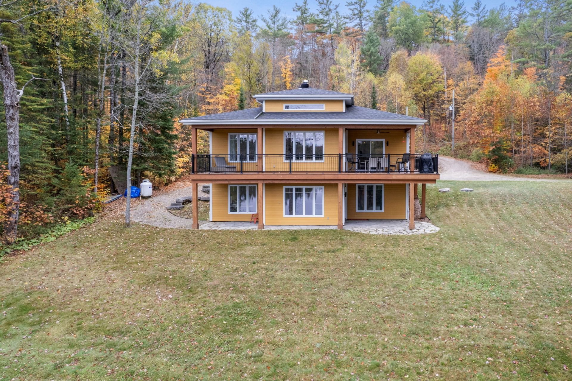 582 Ch. du Lac-Beauclair 