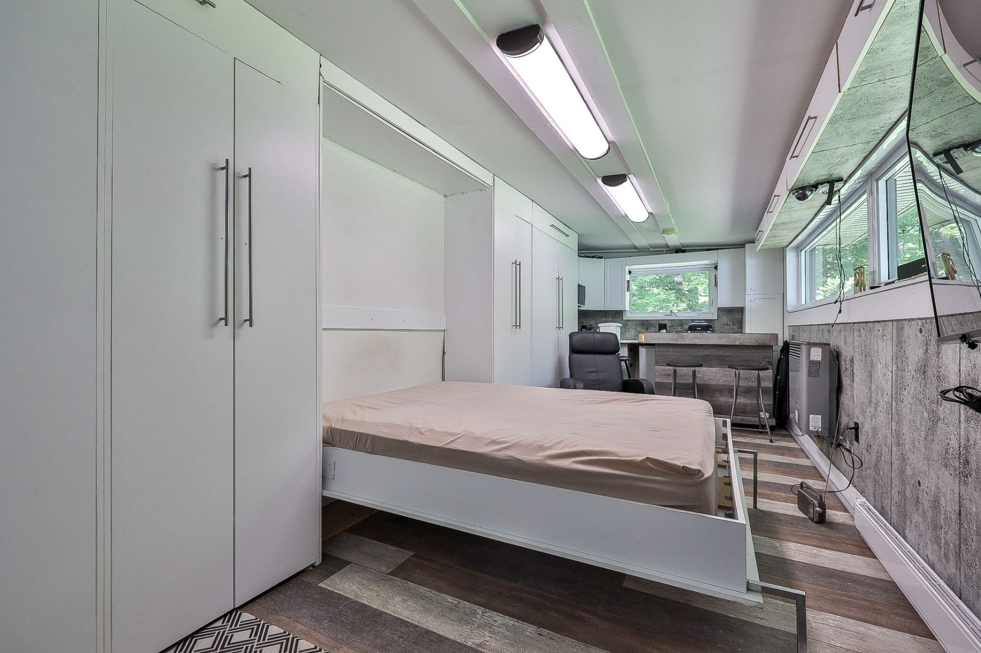 Bedroom - murphy bed