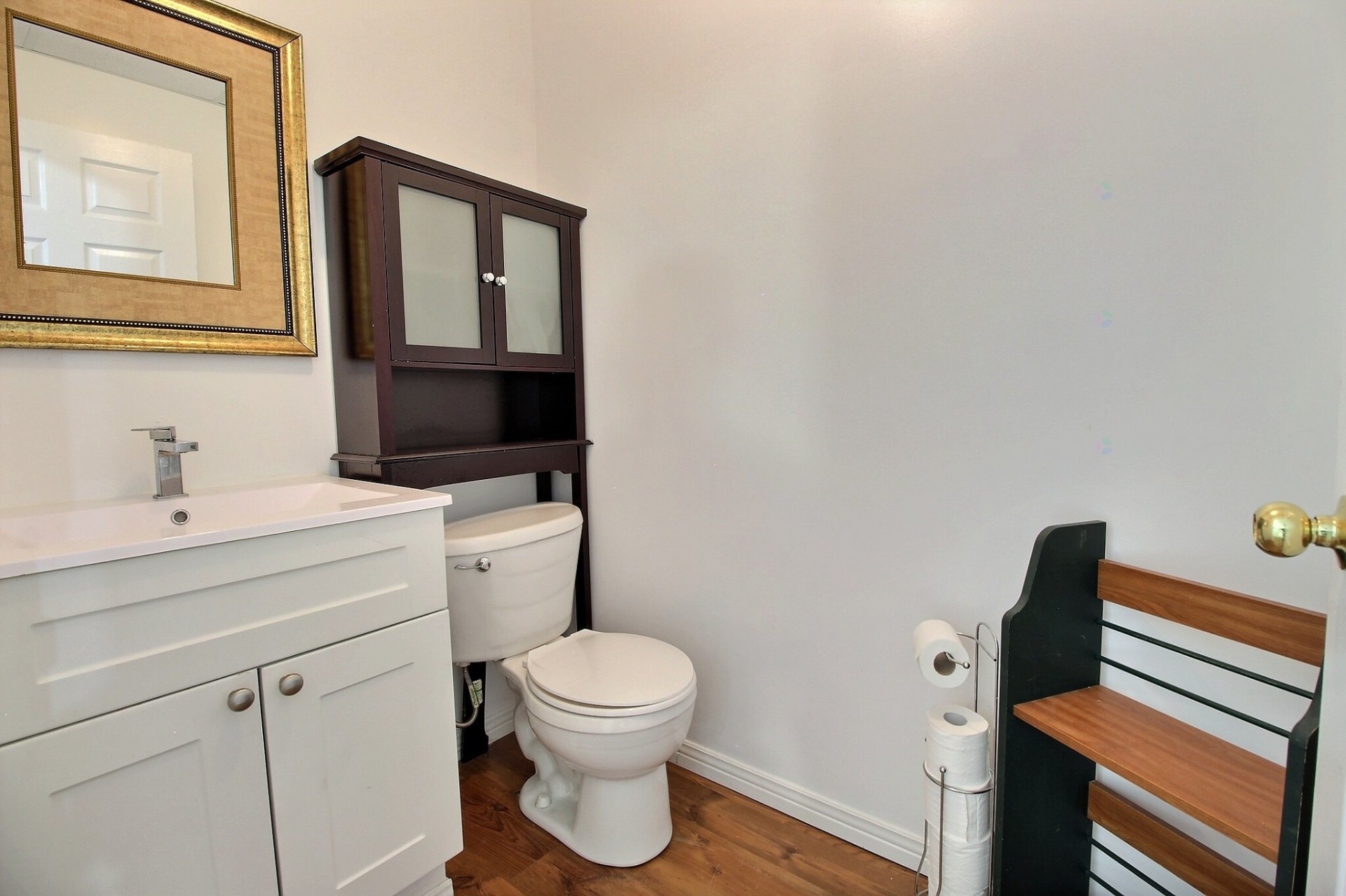 Powder room