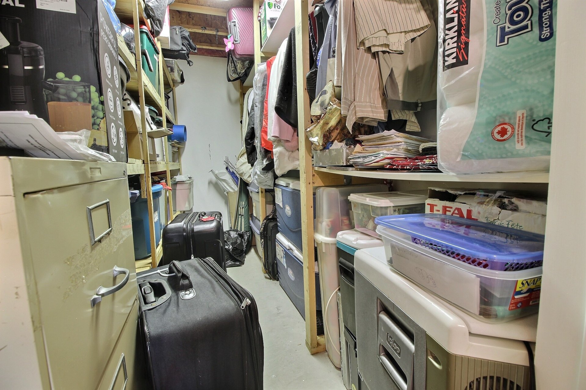 Walk-in closet