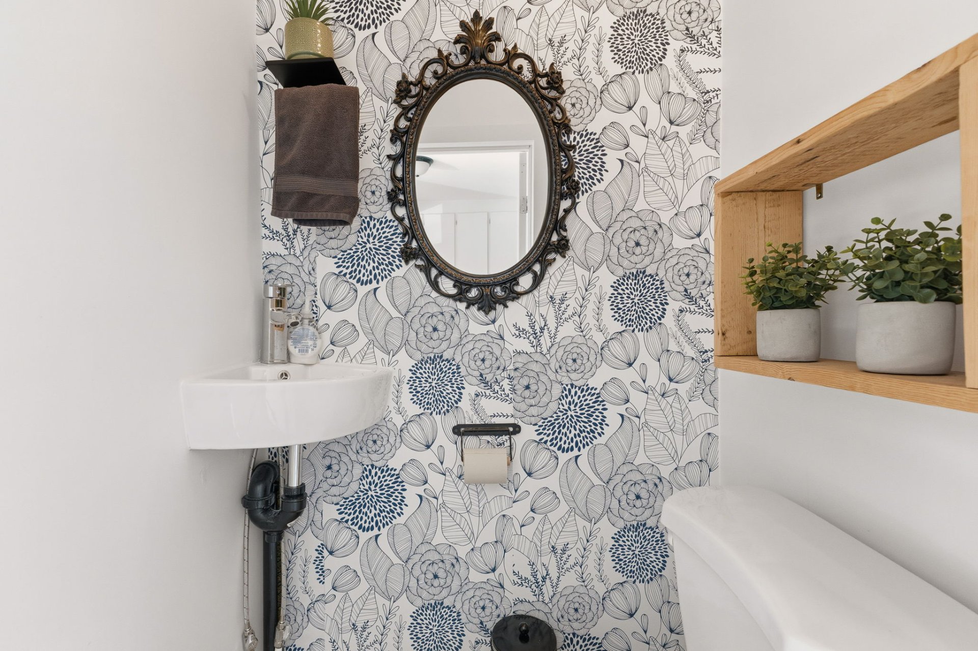 Powder room