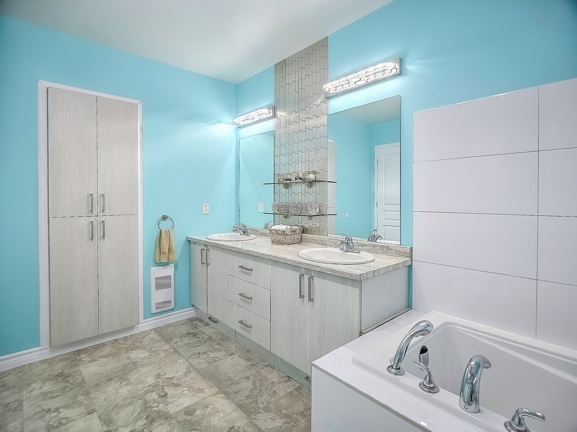 Salle de bains attenante à la CCP