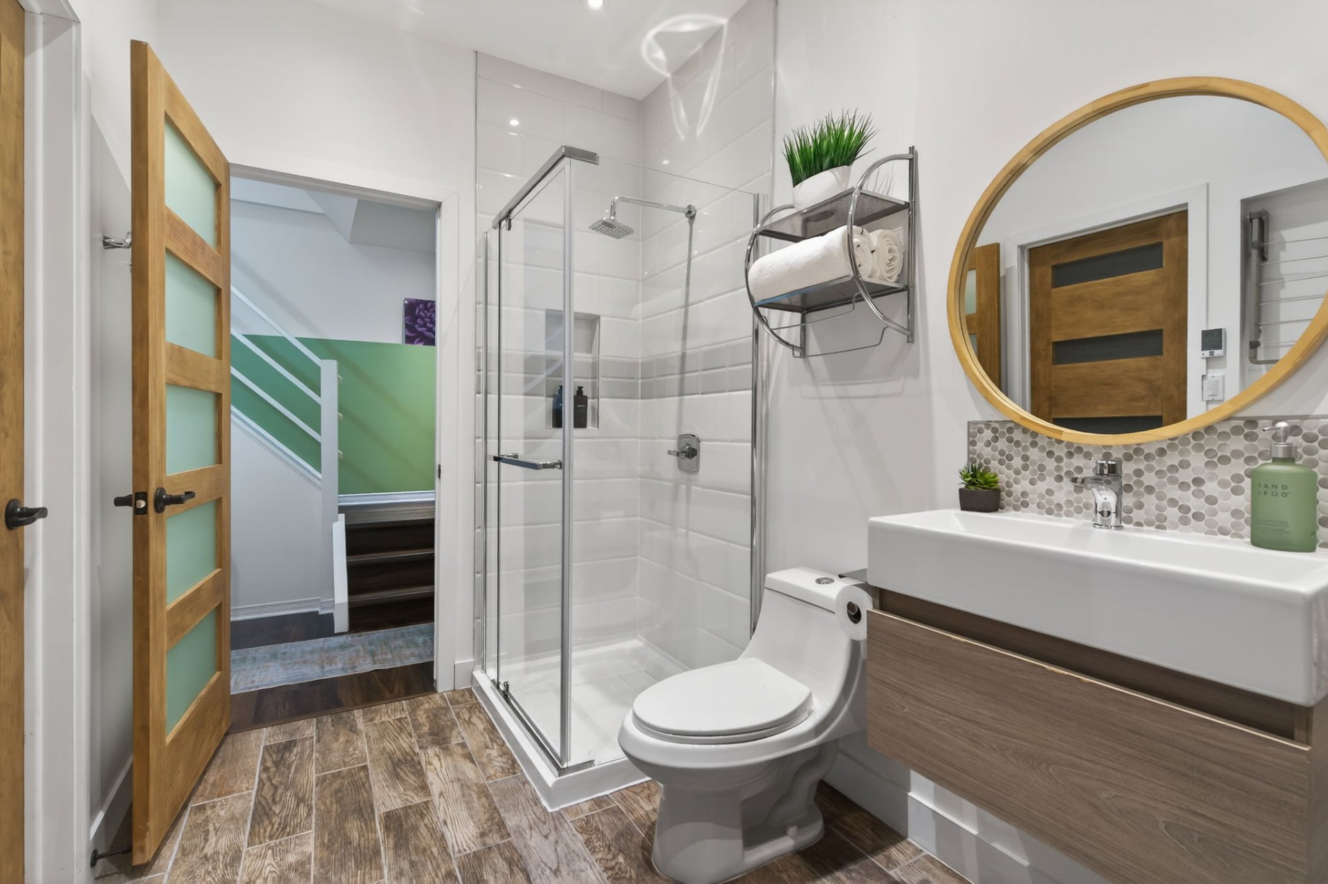 Salle de bains - Inclut la laveuse et sécheuse