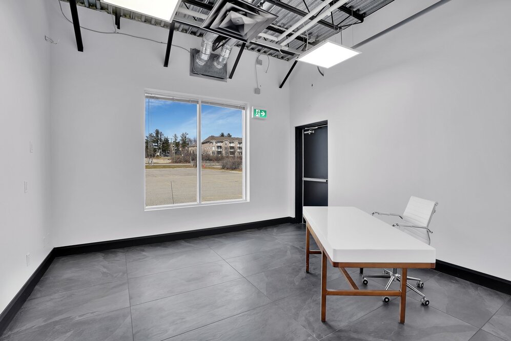 456 Boul. de l'Hôpital 1