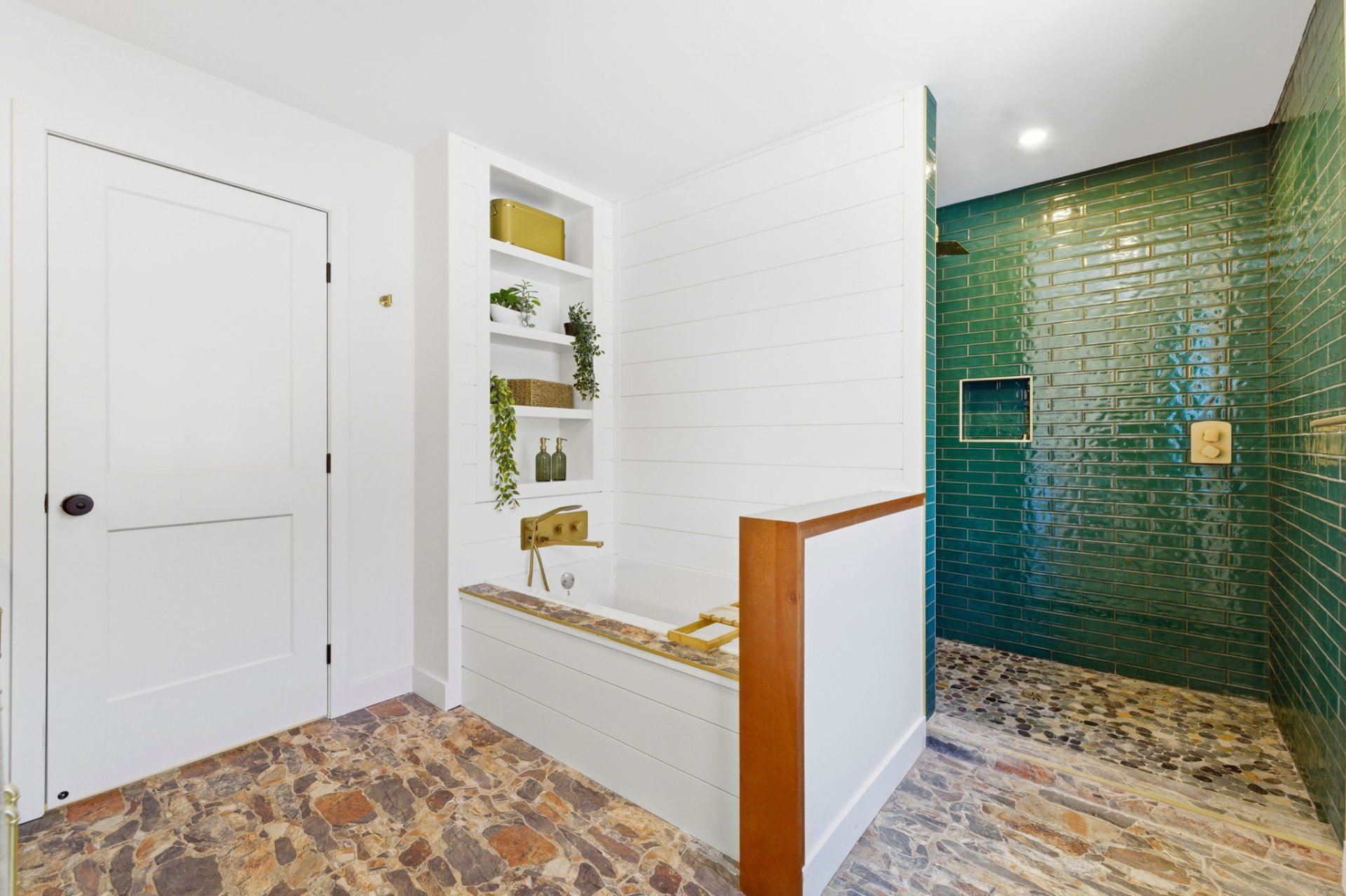 Salle de bains attenante à la CCP