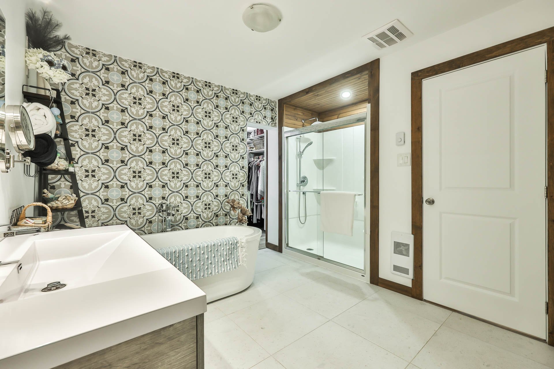 Ensuite bathroom
