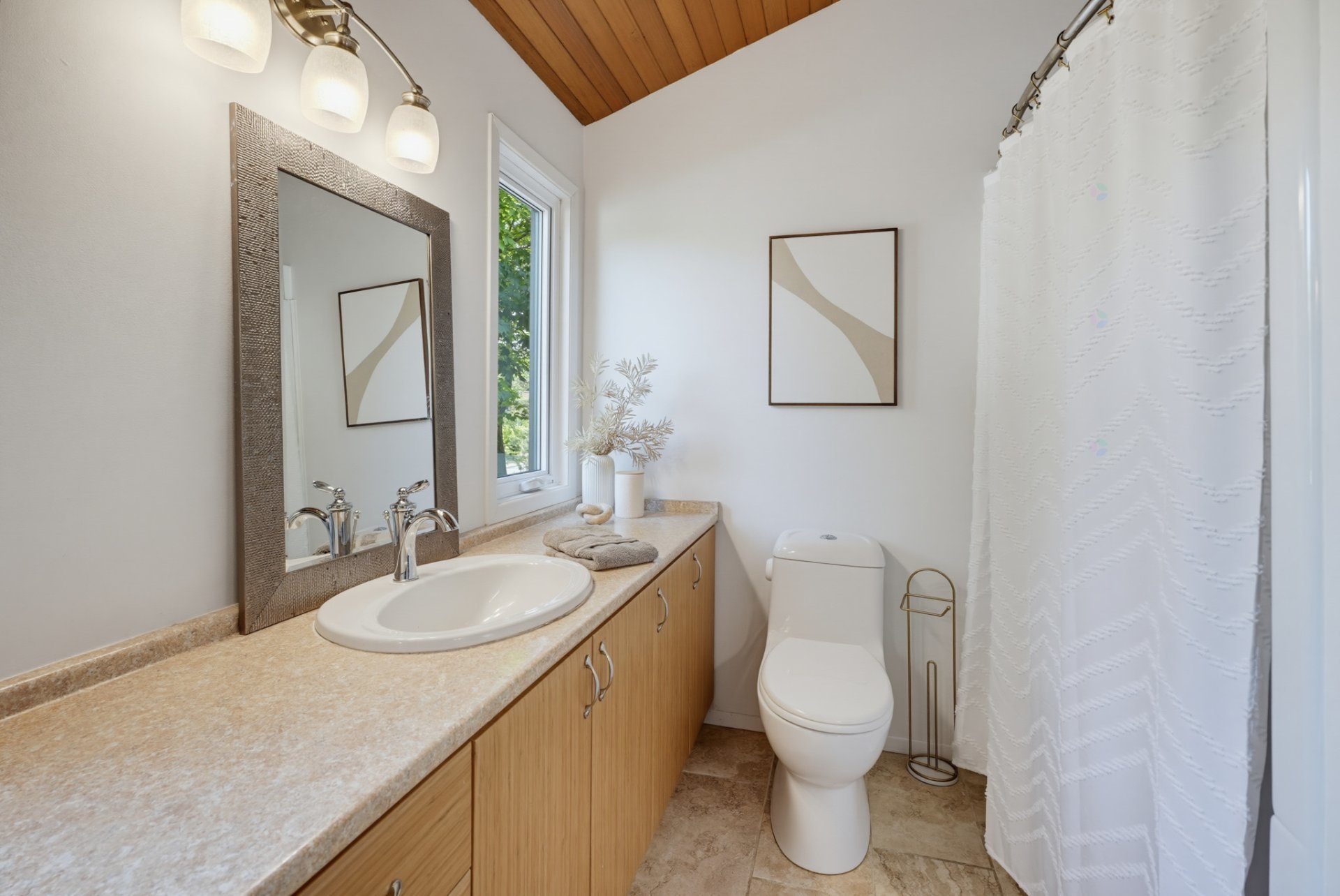 Ensuite bathroom