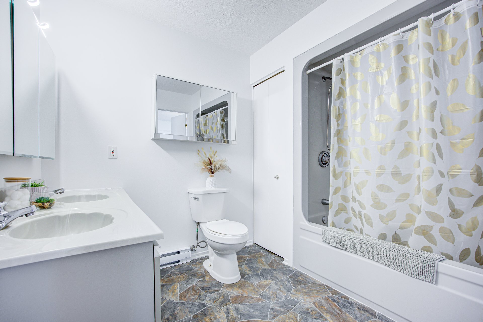 Salle de bains attenante à la CCP