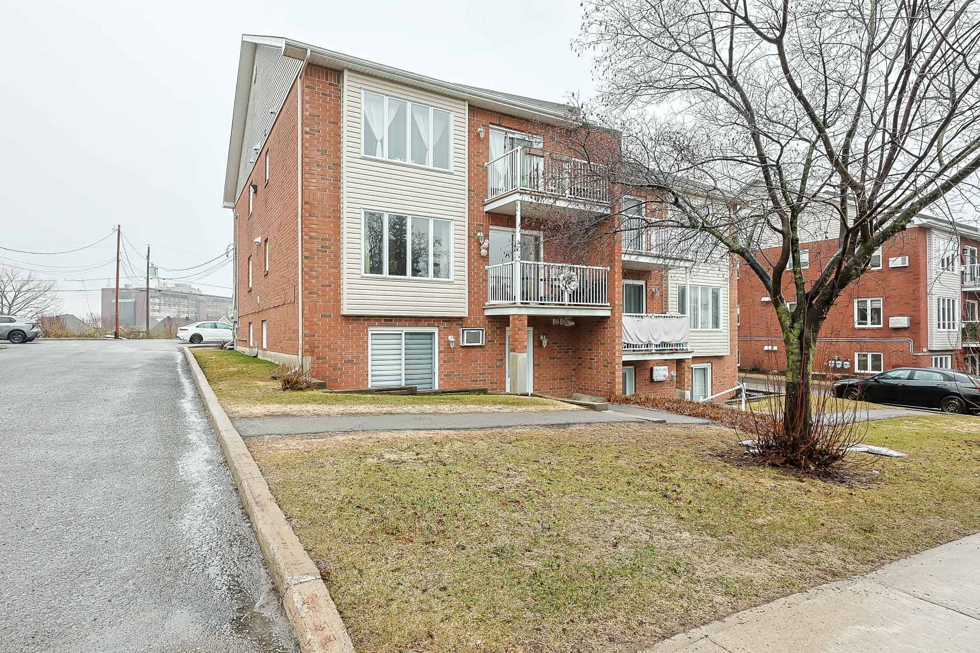 636 Boul. du Mont-Royal 