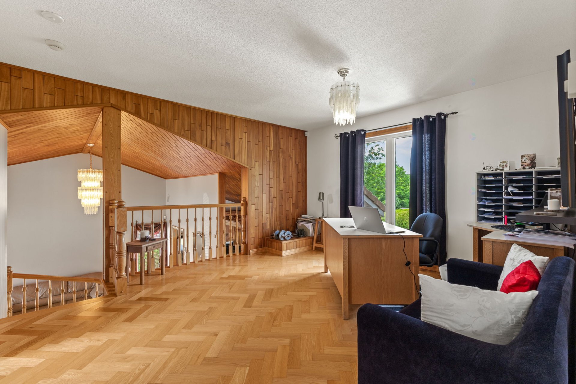 Possibility of a 3rd bedroom.