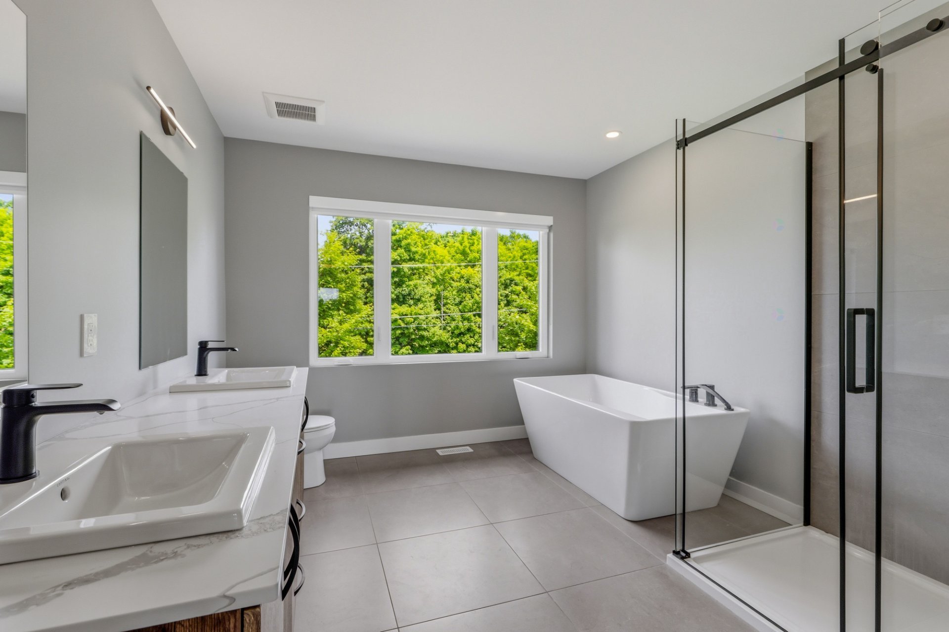 Ensuite bathroom