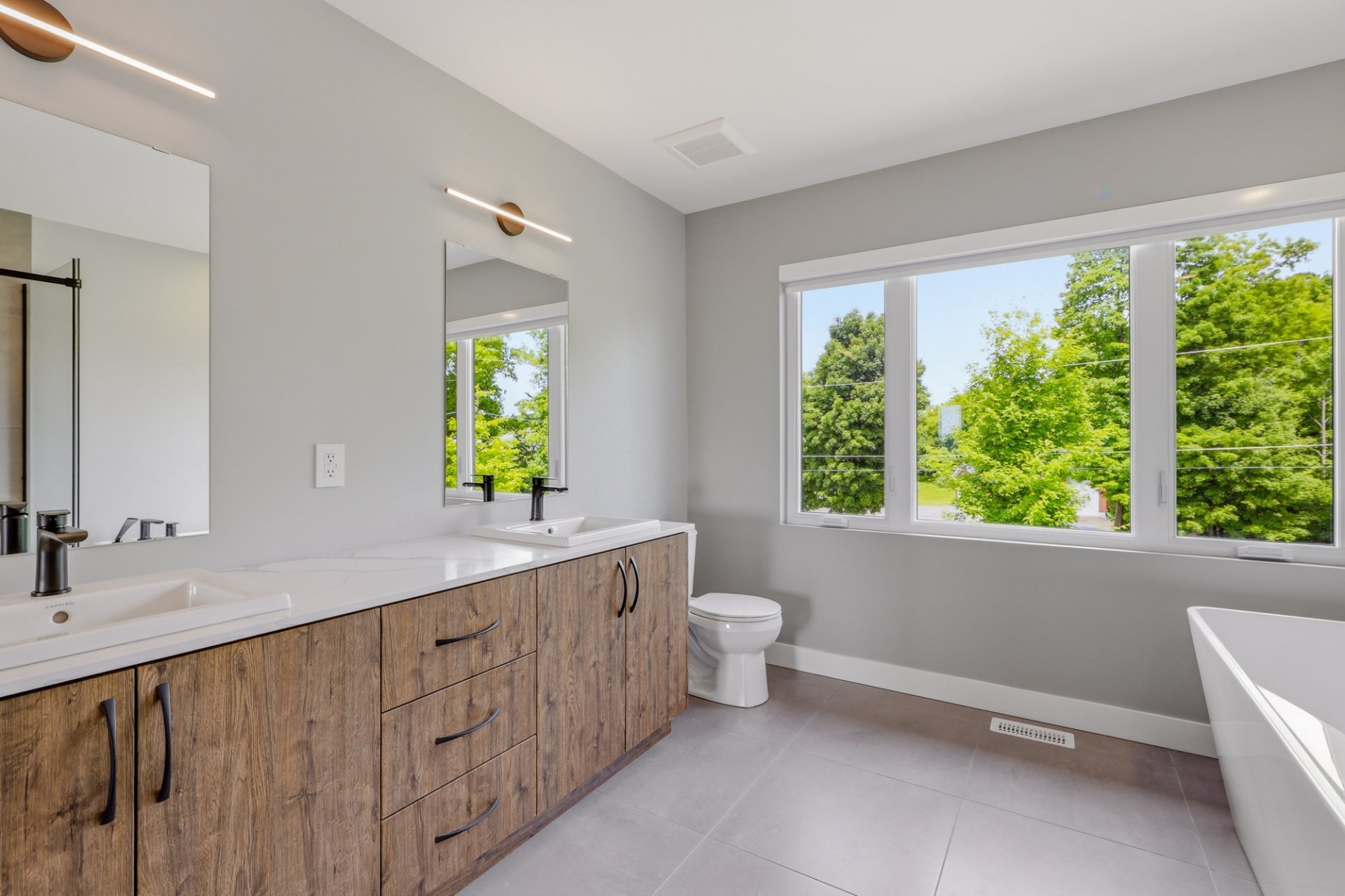 Ensuite bathroom