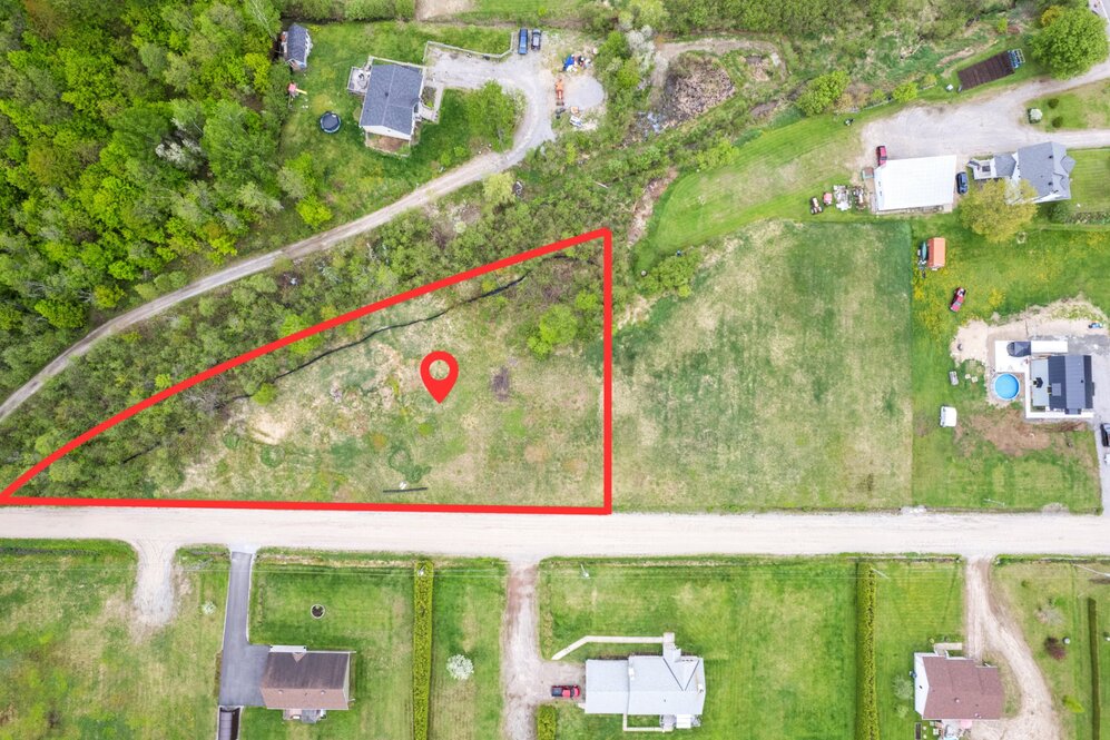 Land/Lot - Approximate lines