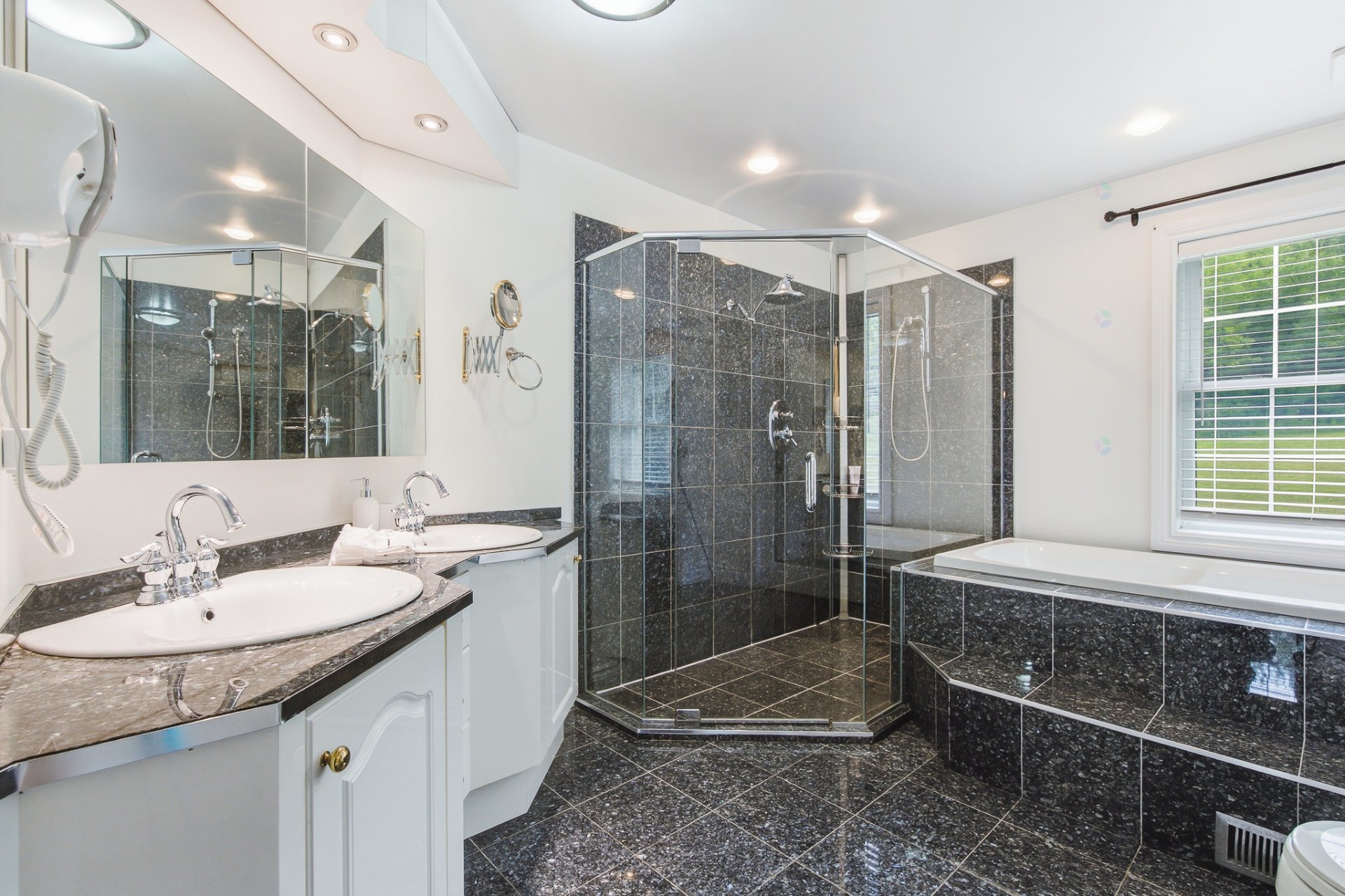 Ensuite bathroom