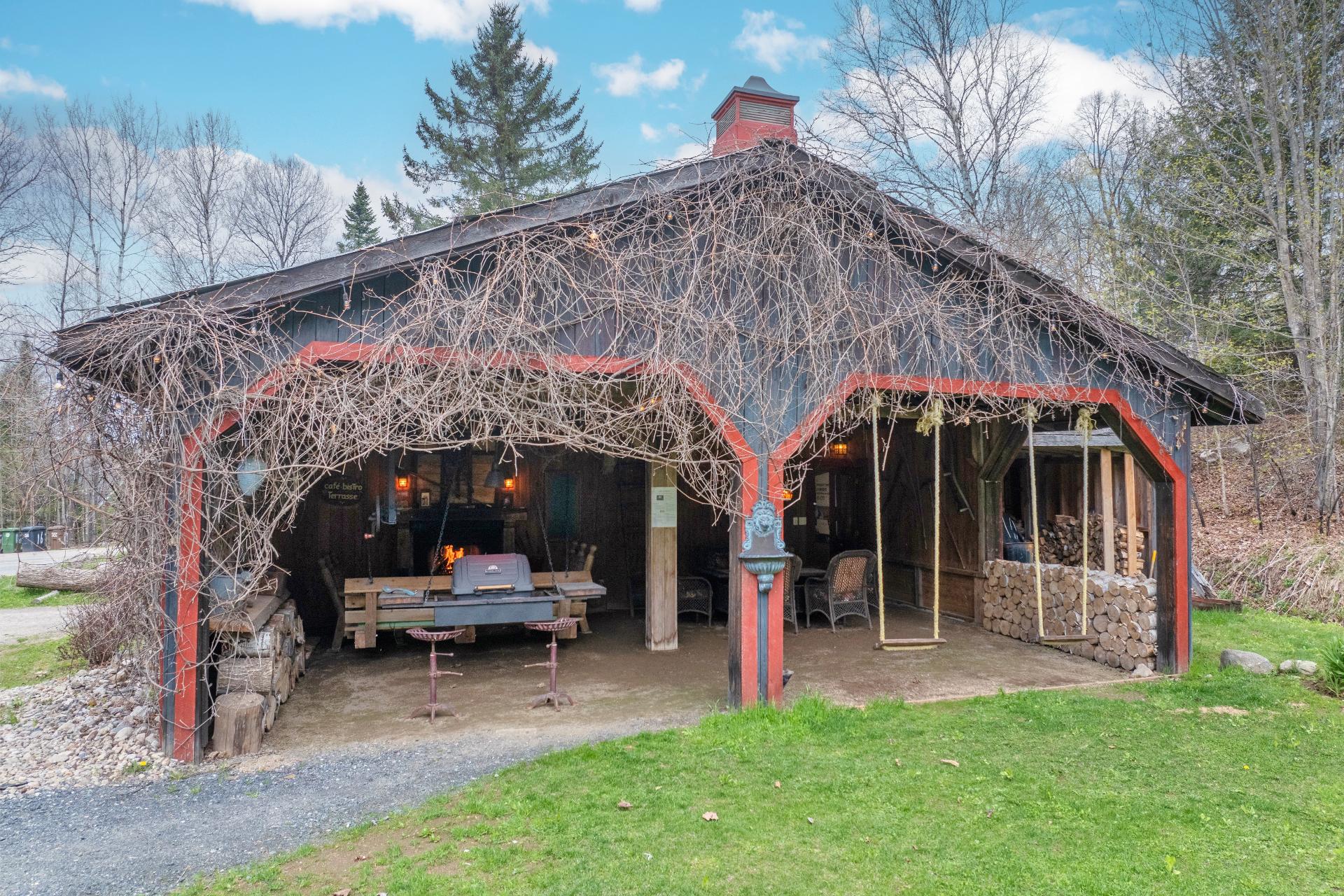 Backyard - Cherubin terrace