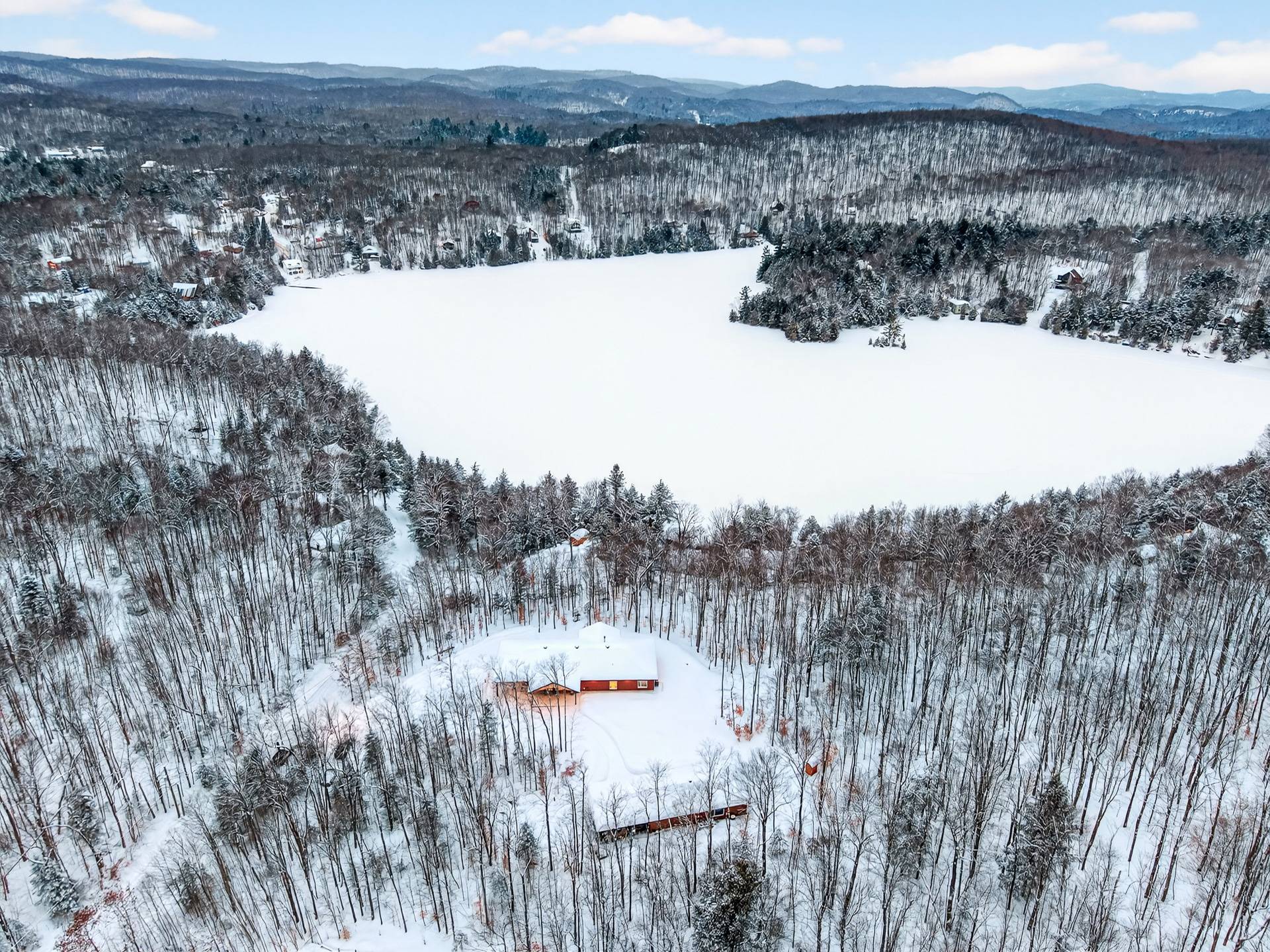 Aerial photo - Macglashan Lake