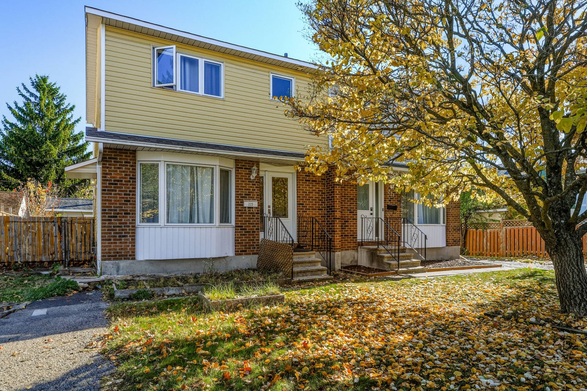 223 Av. des Artisans