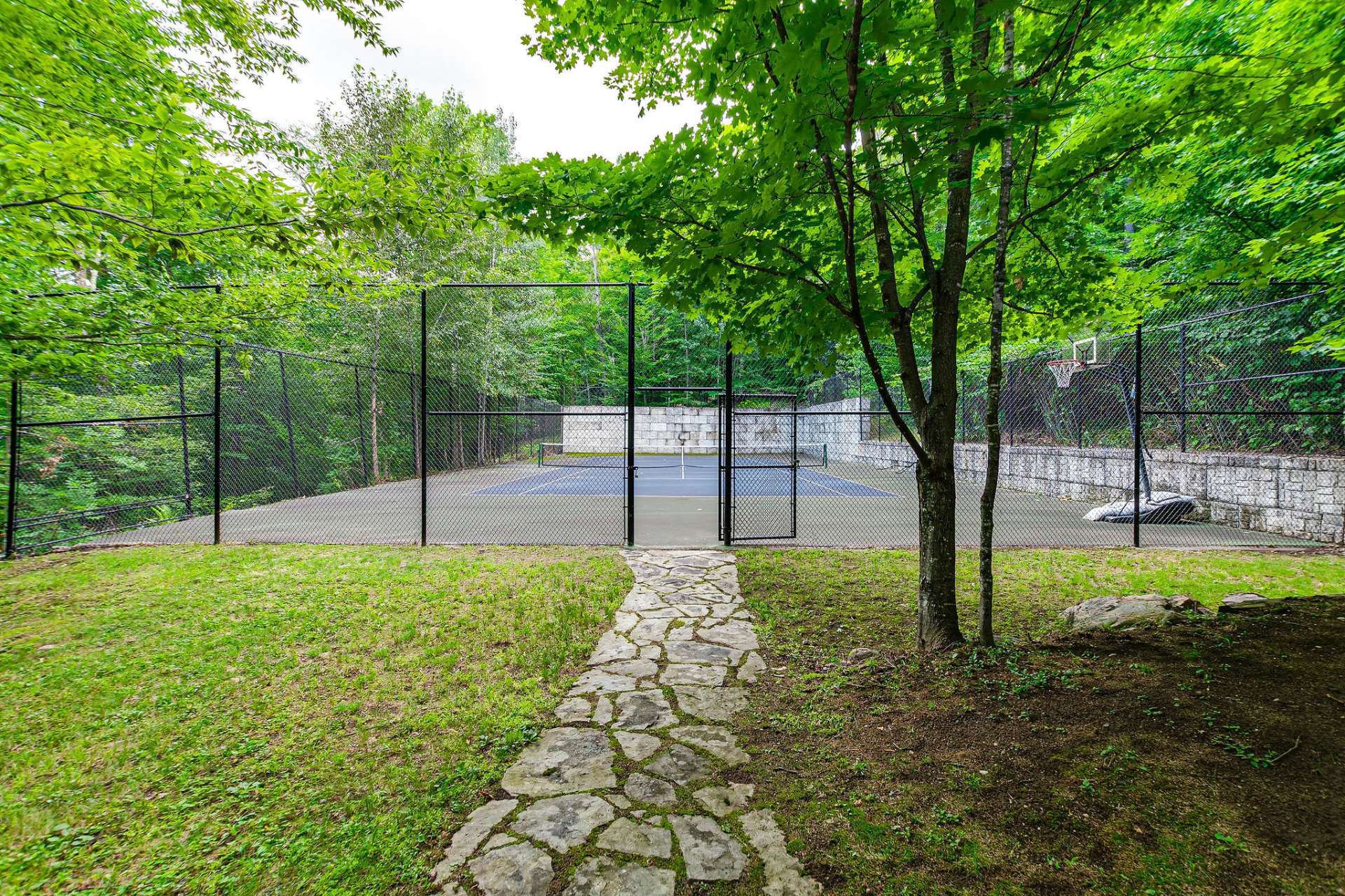 Tennis court