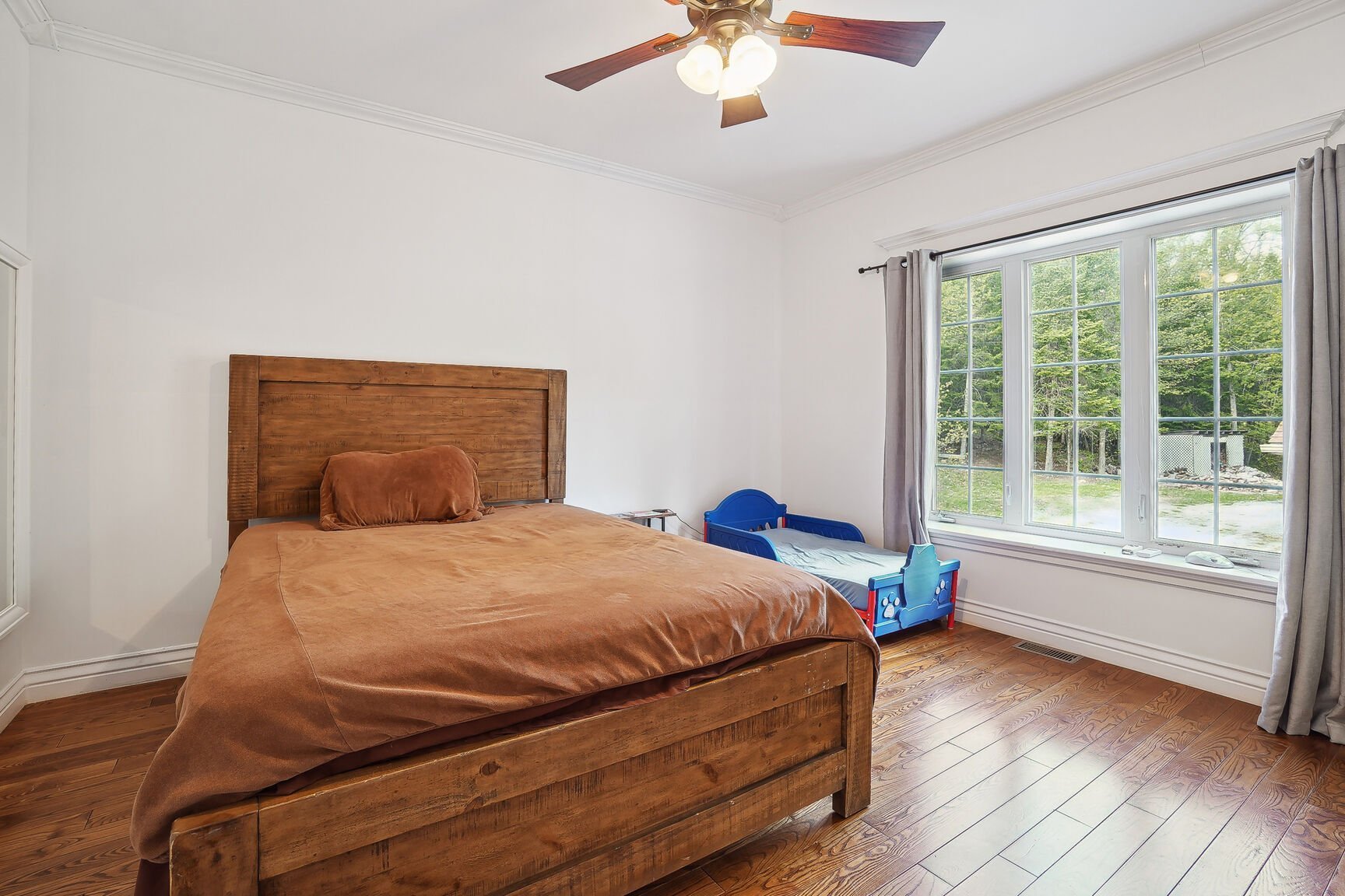 Chambre à coucher - 1 ère chambre, 1 ère étage