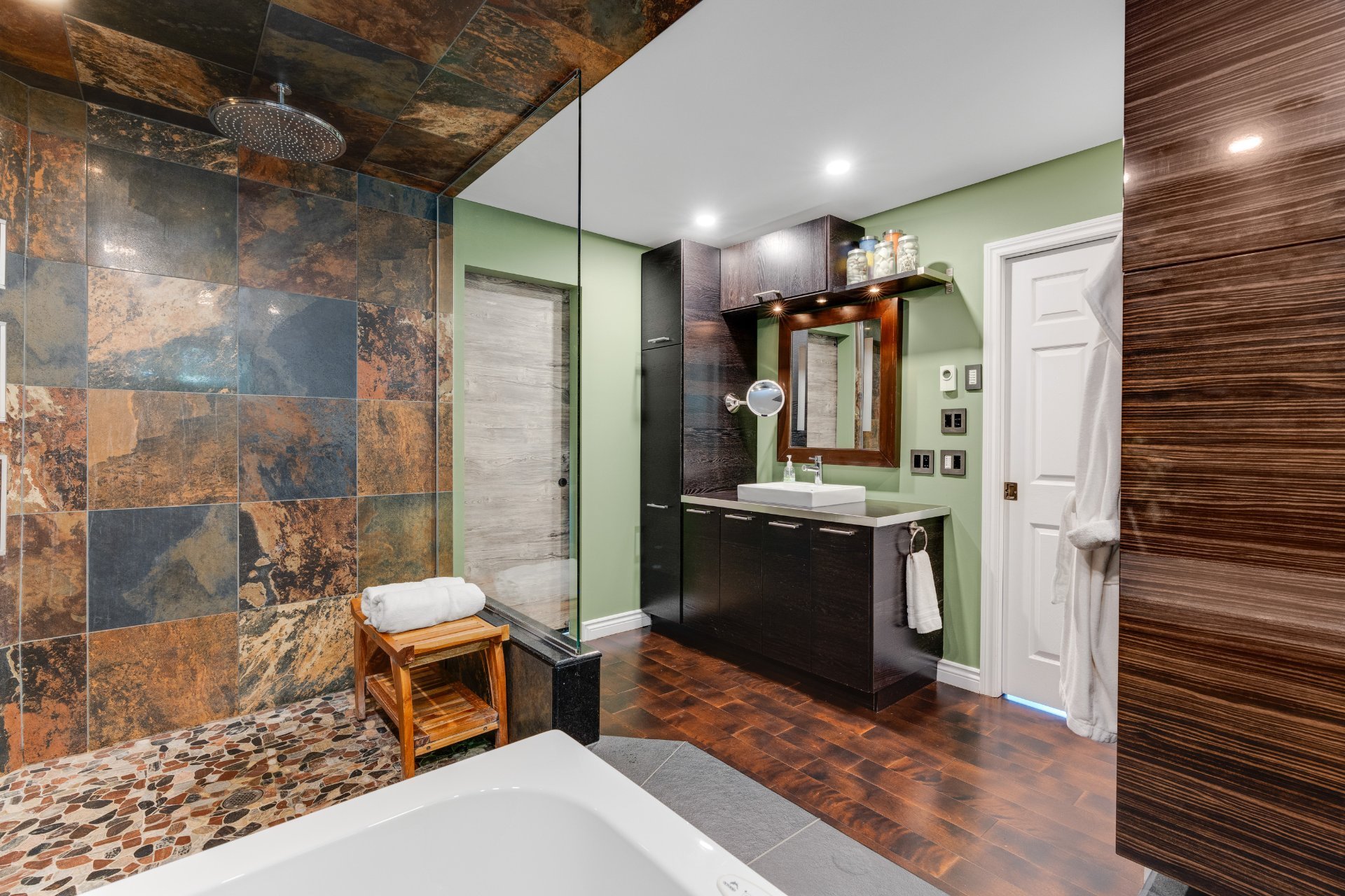 Salle de bains attenante à la CCP