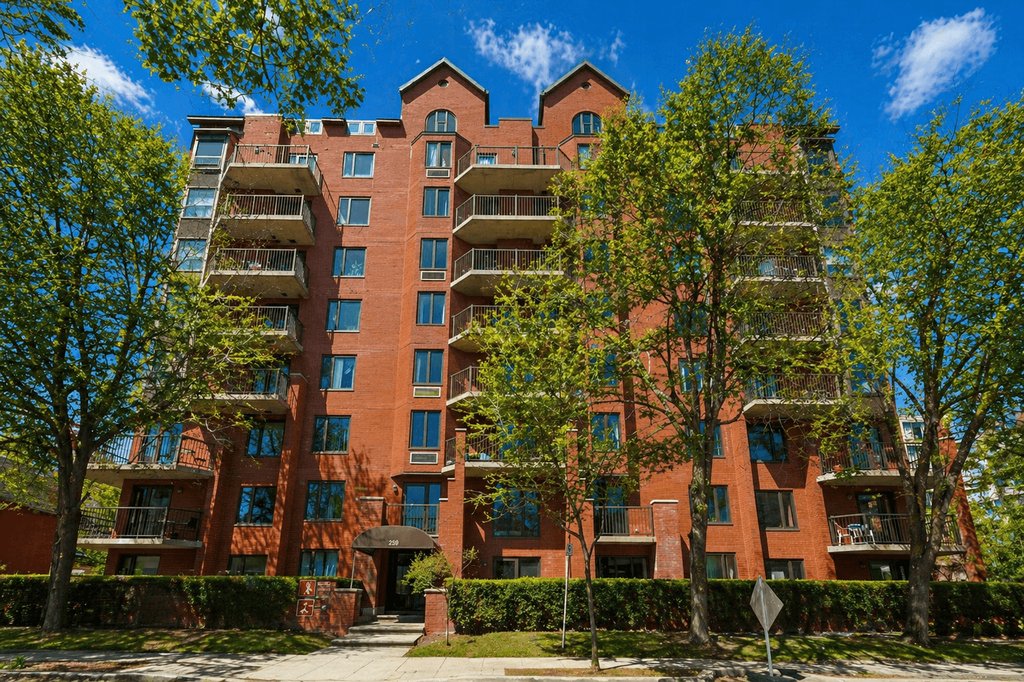 259 Rue Champlain 605