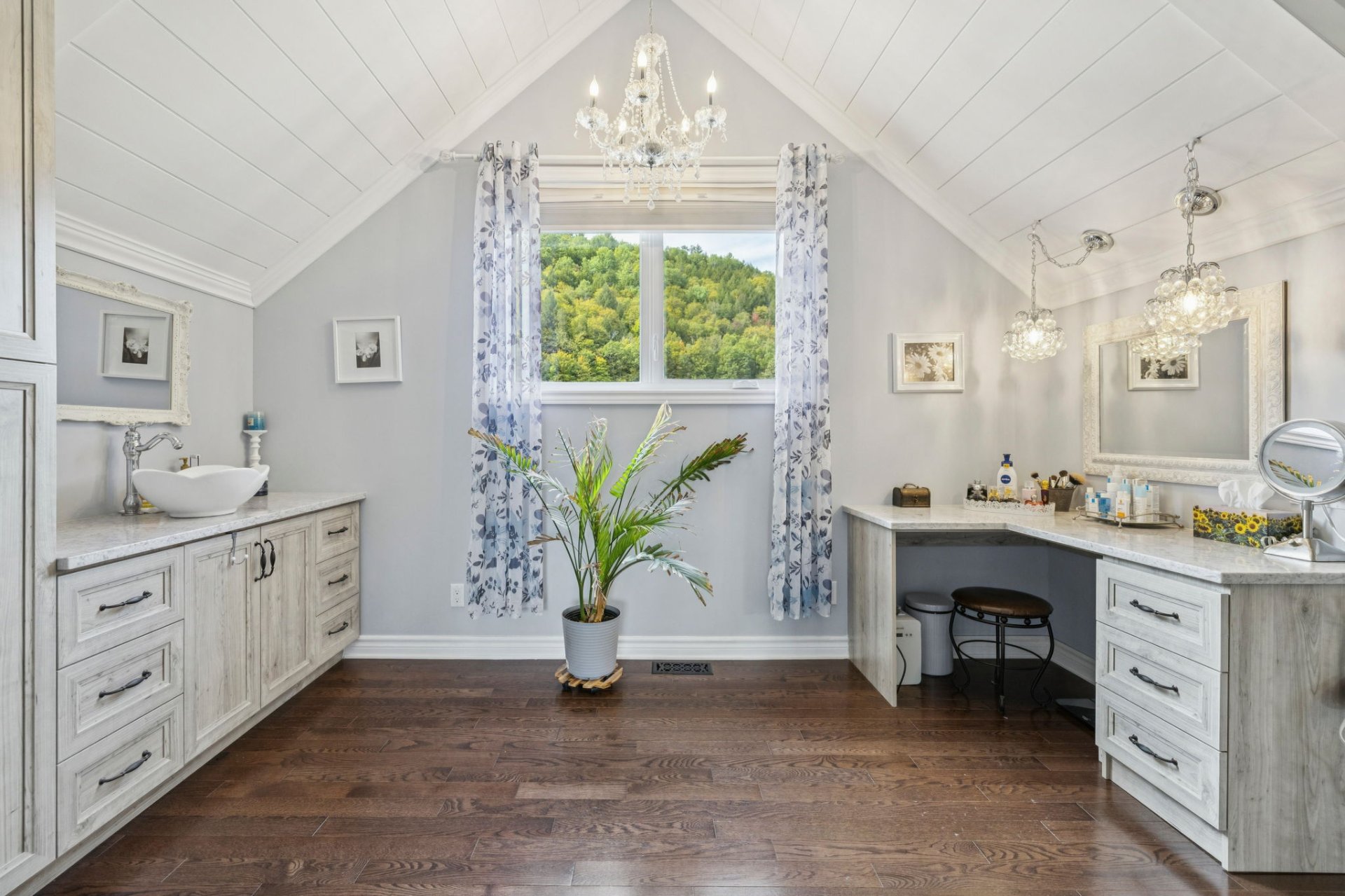 Salle de bains attenante à la CCP