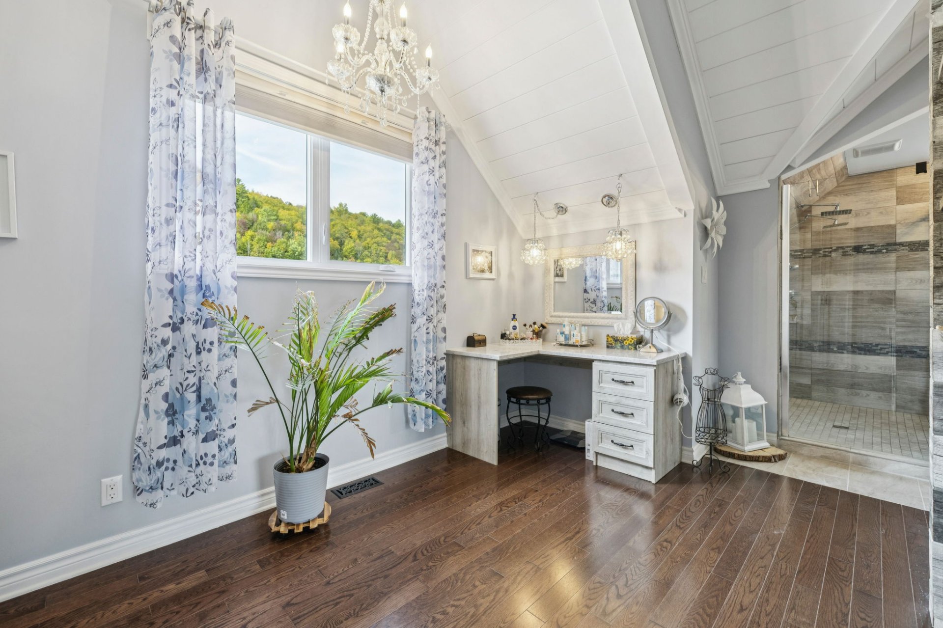 Salle de bains attenante à la CCP