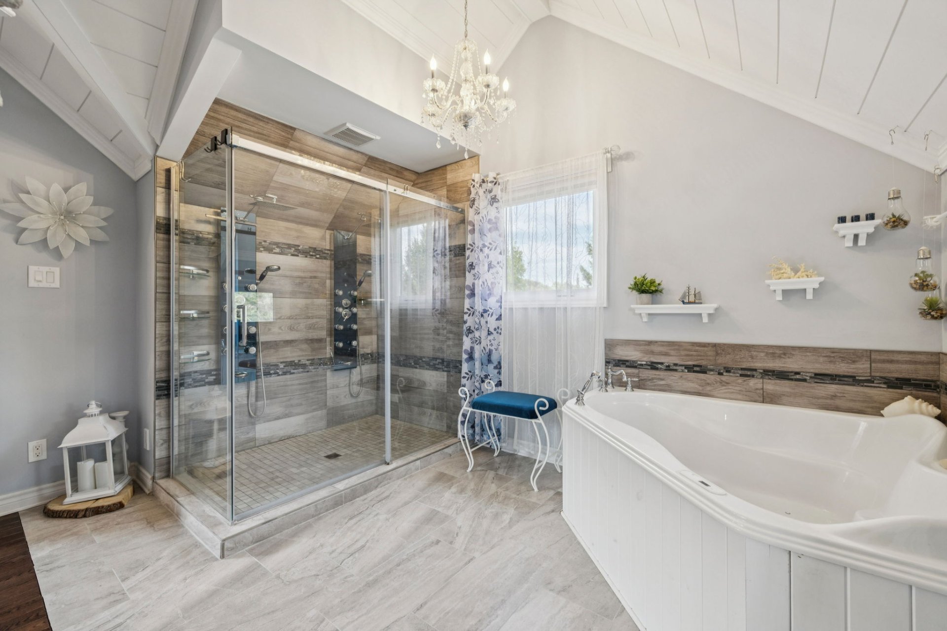 Salle de bains attenante à la CCP