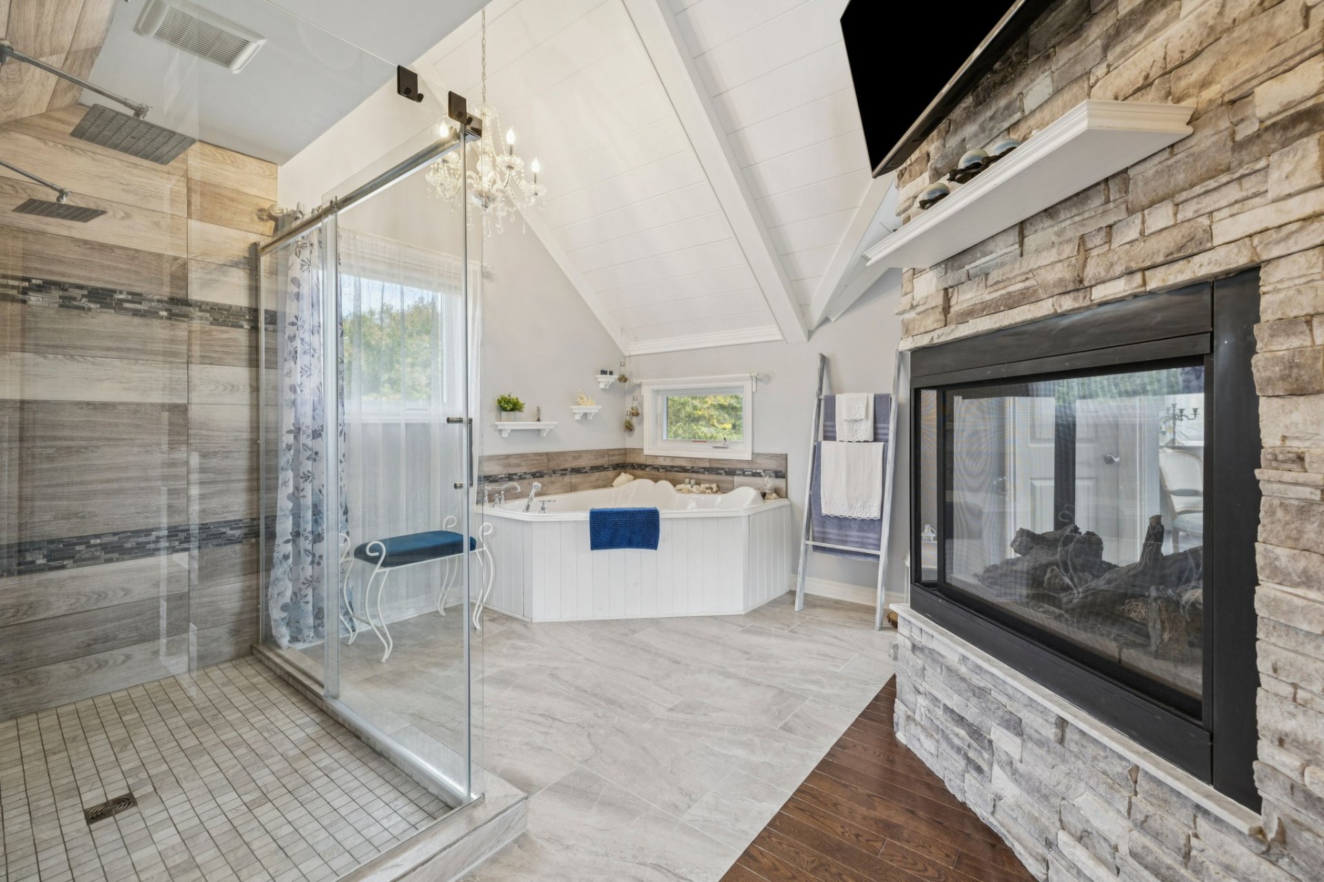 Salle de bains attenante à la CCP