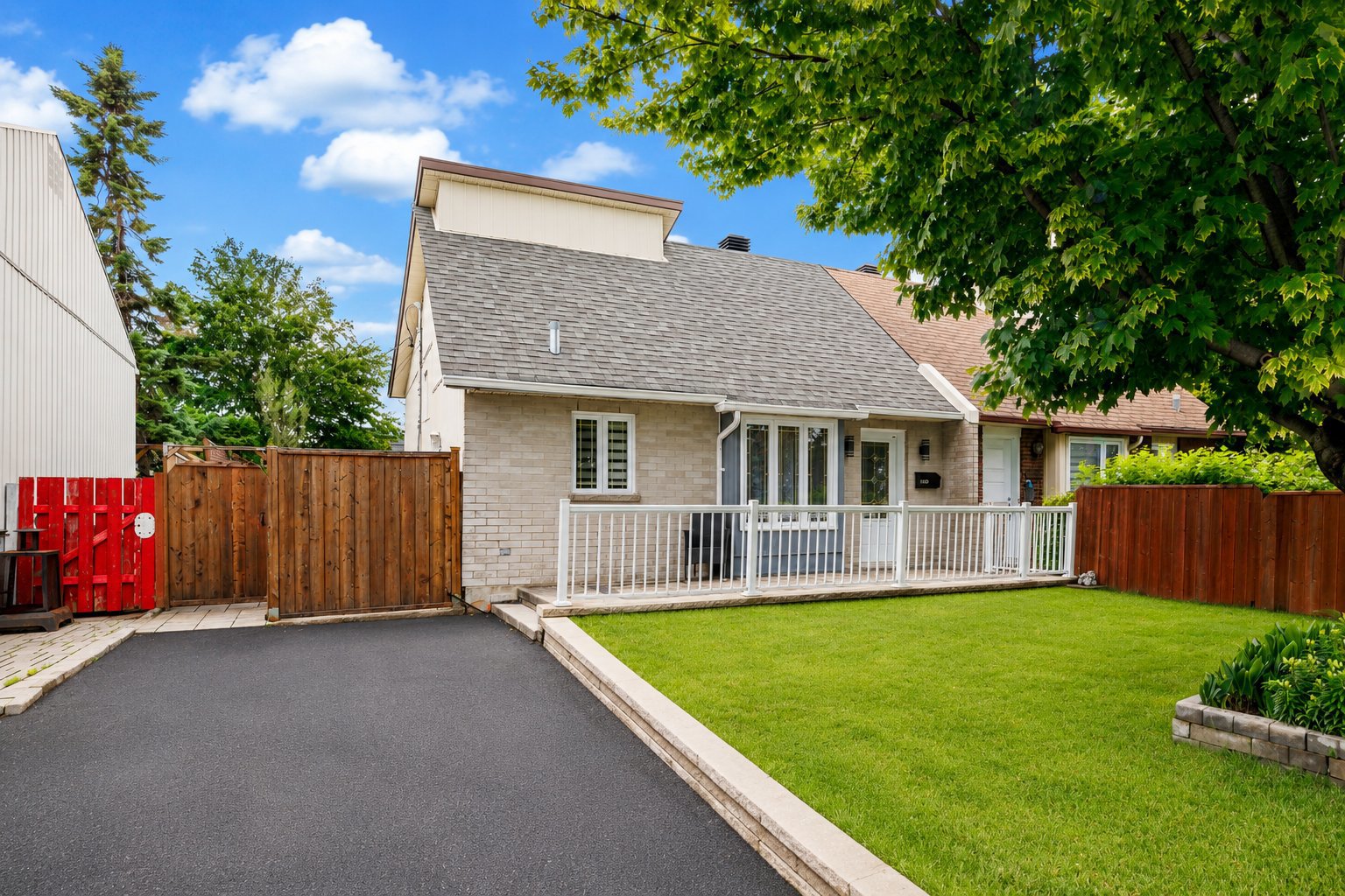 1106 Rue Montgolfier 