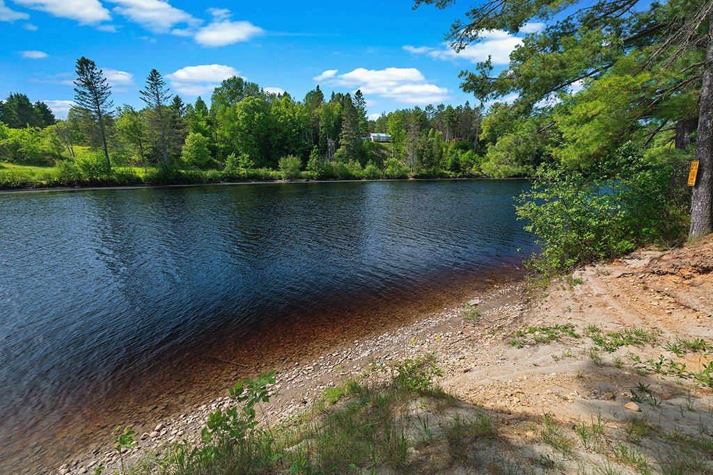 Vue sur l'eau