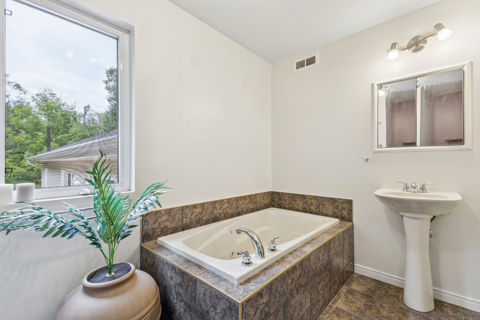 Salle de bains attenante à la CCP