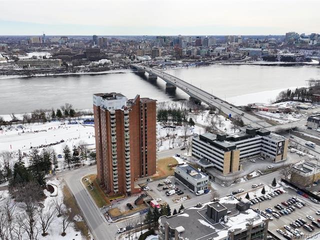 285 Rue Laurier 2104