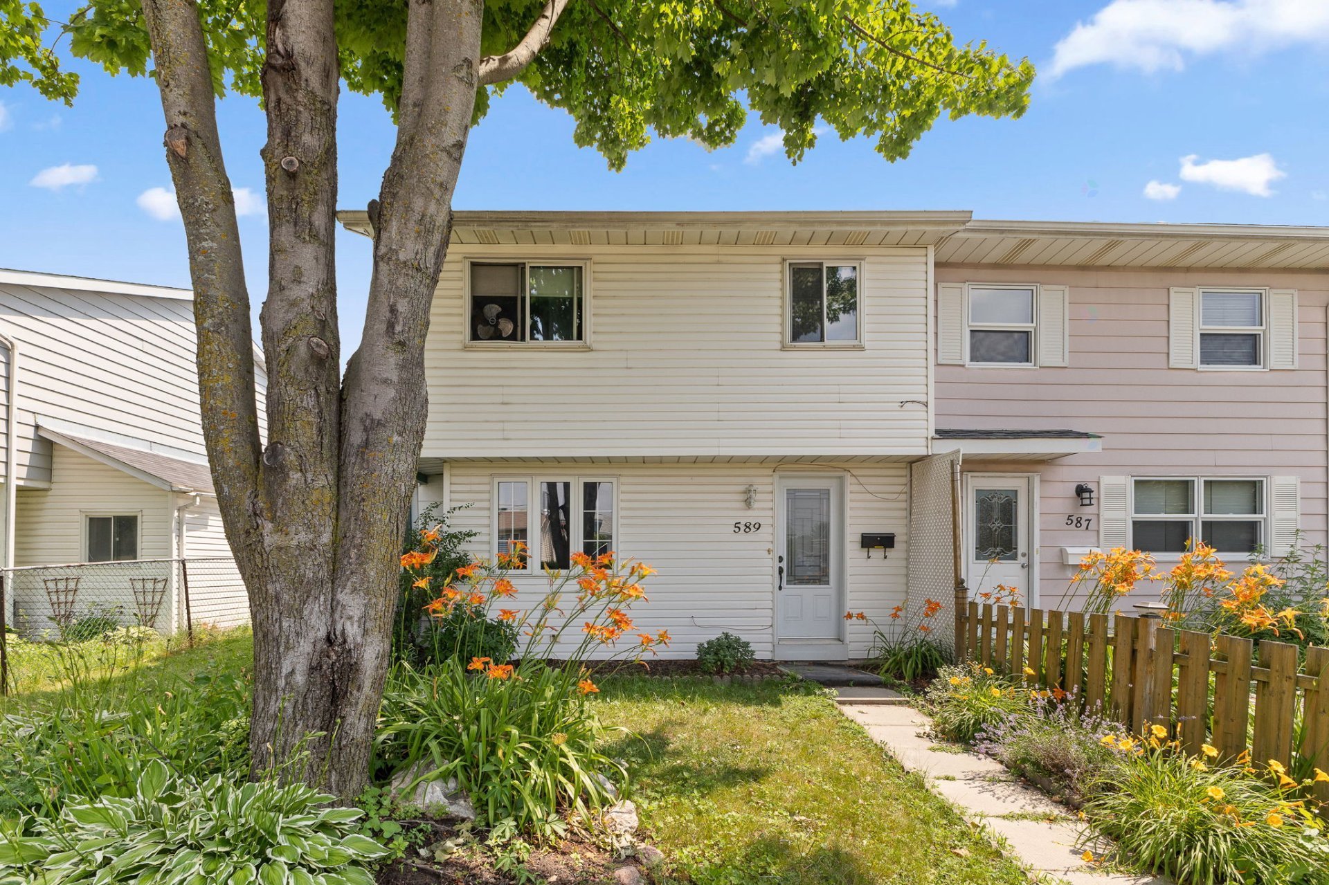 589 Rue Carle 