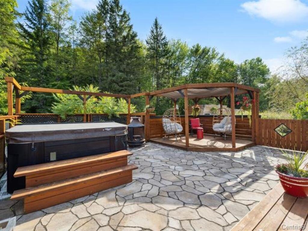 Hot tub
