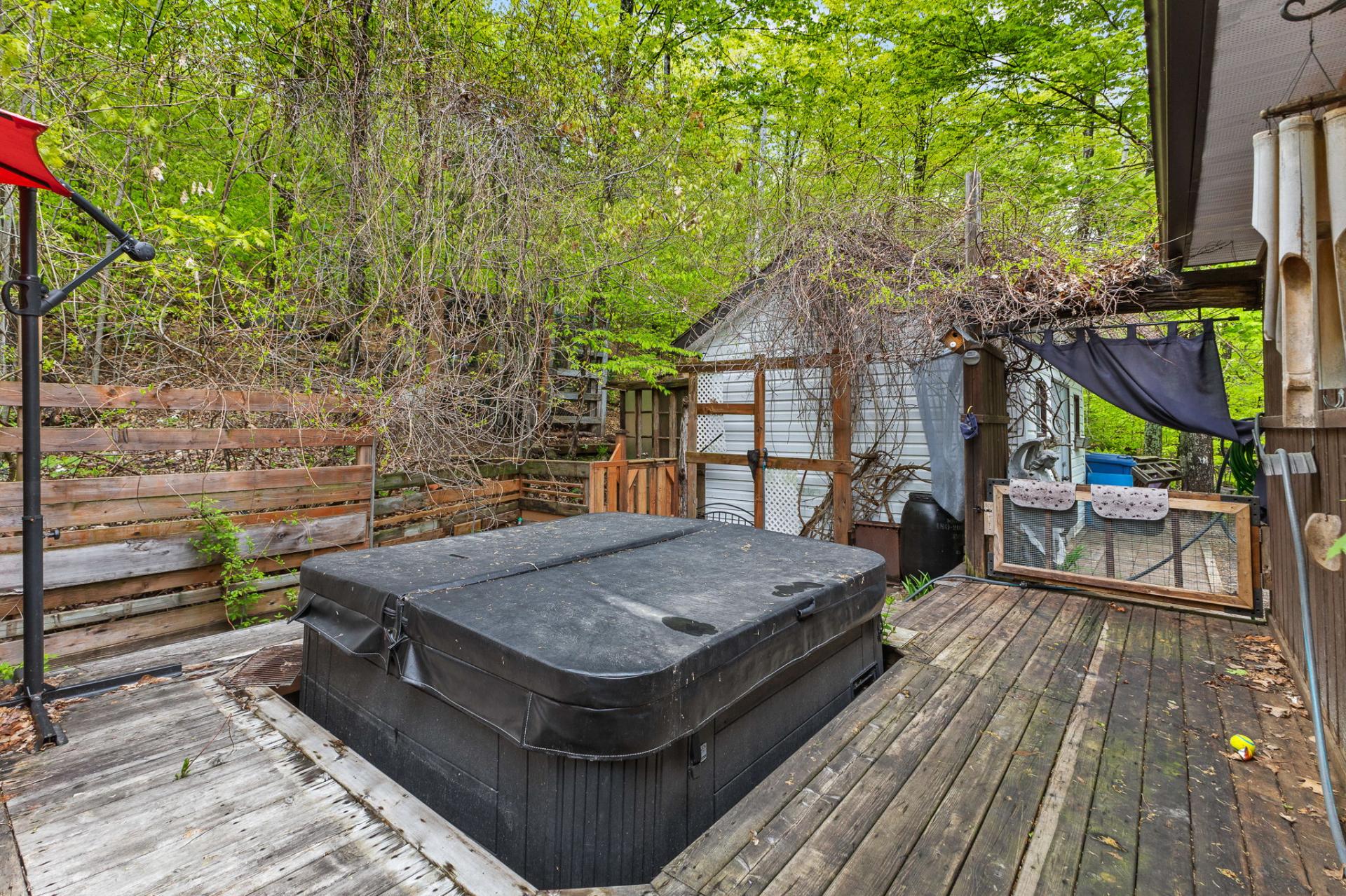 Hot tub