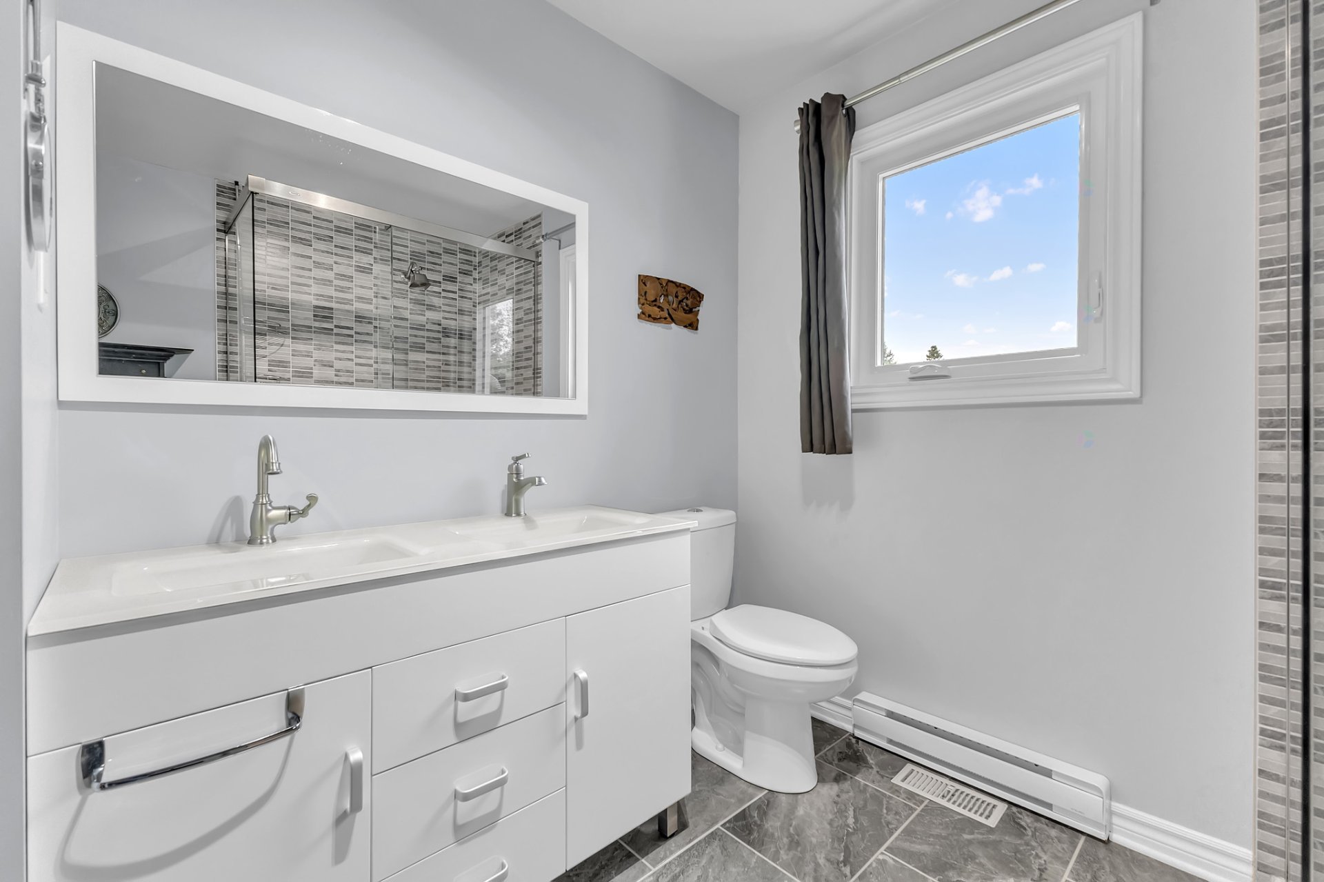 Ensuite bathroom