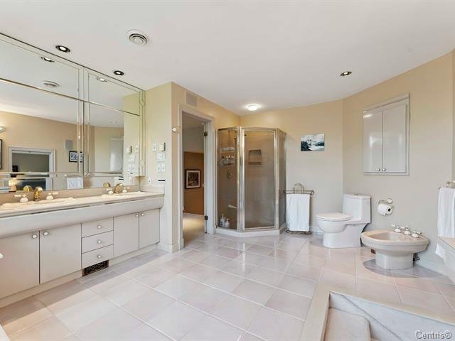 Ensuite bathroom