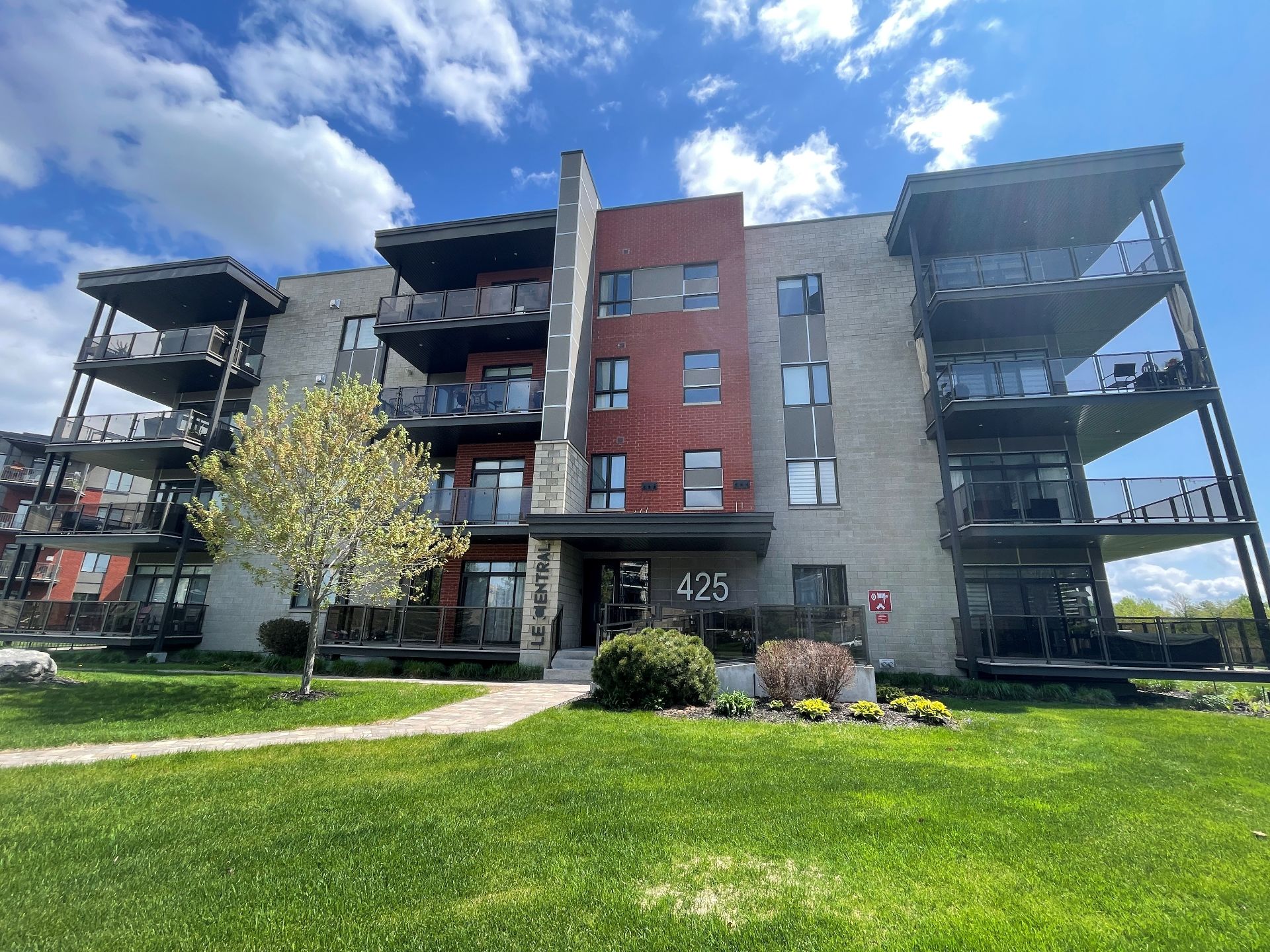 425 Rue de l'Atmosphère 106