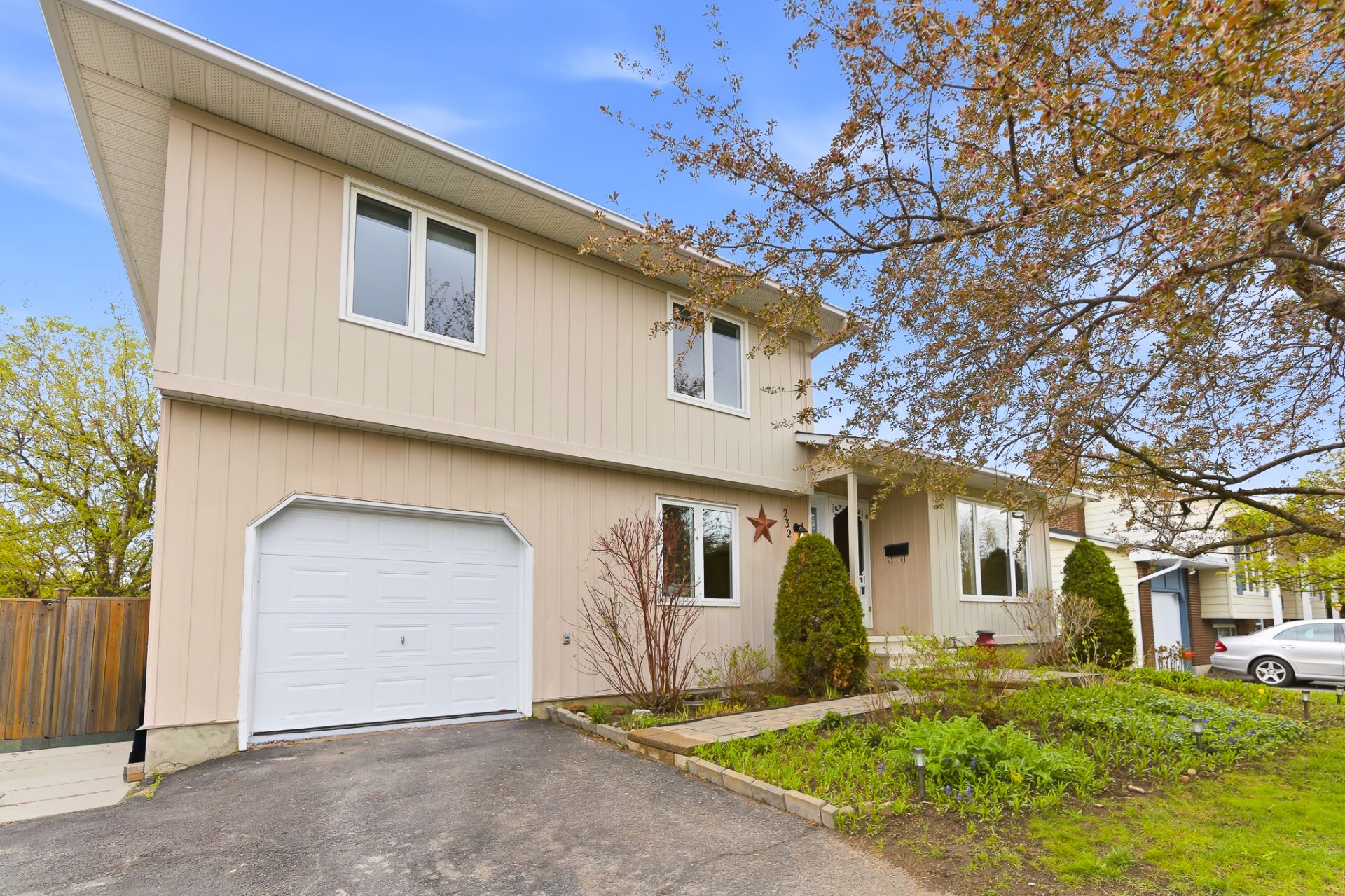 232 Av. des Voyageurs 