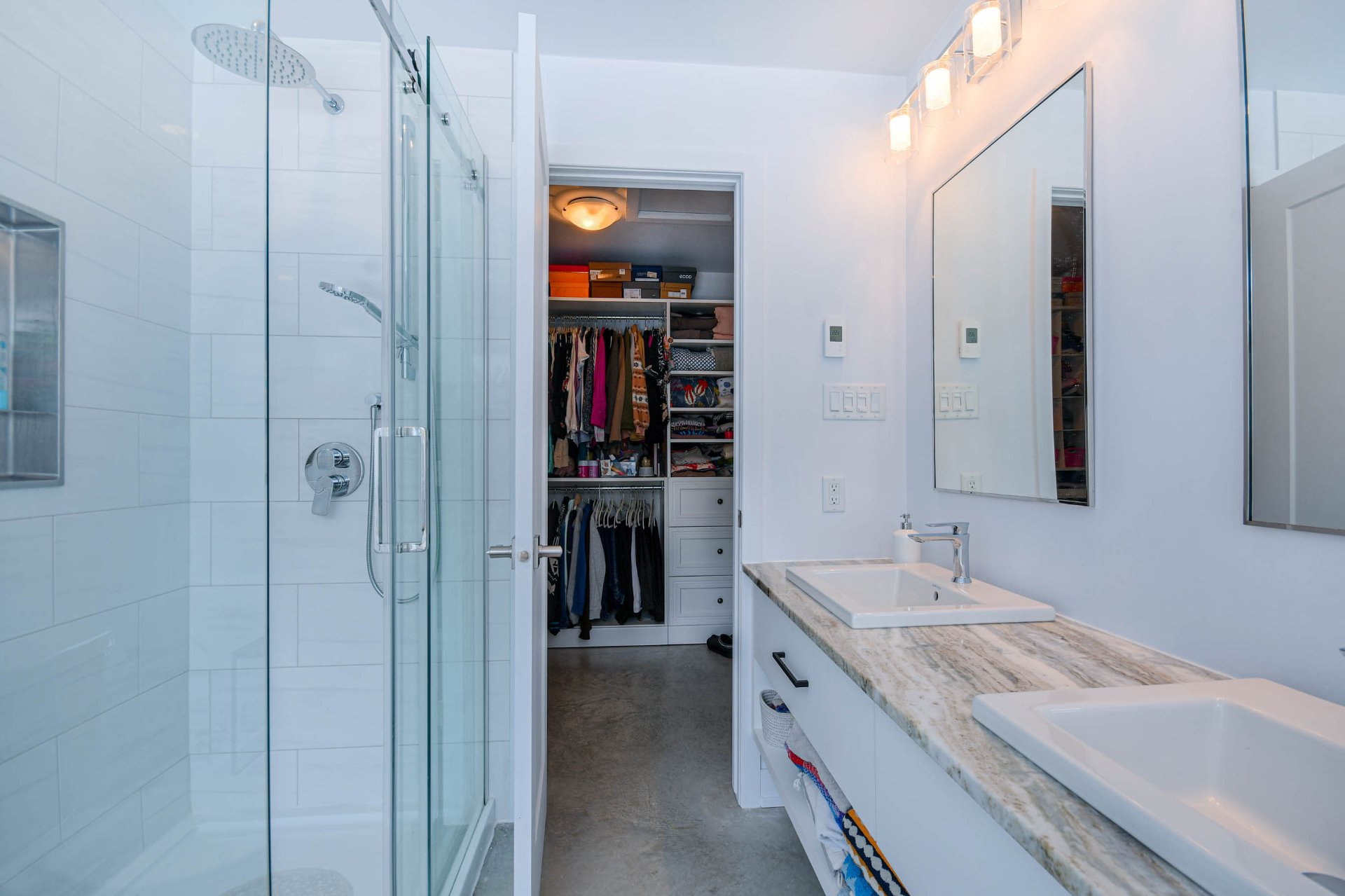 Salle de bains attenante à la CCP