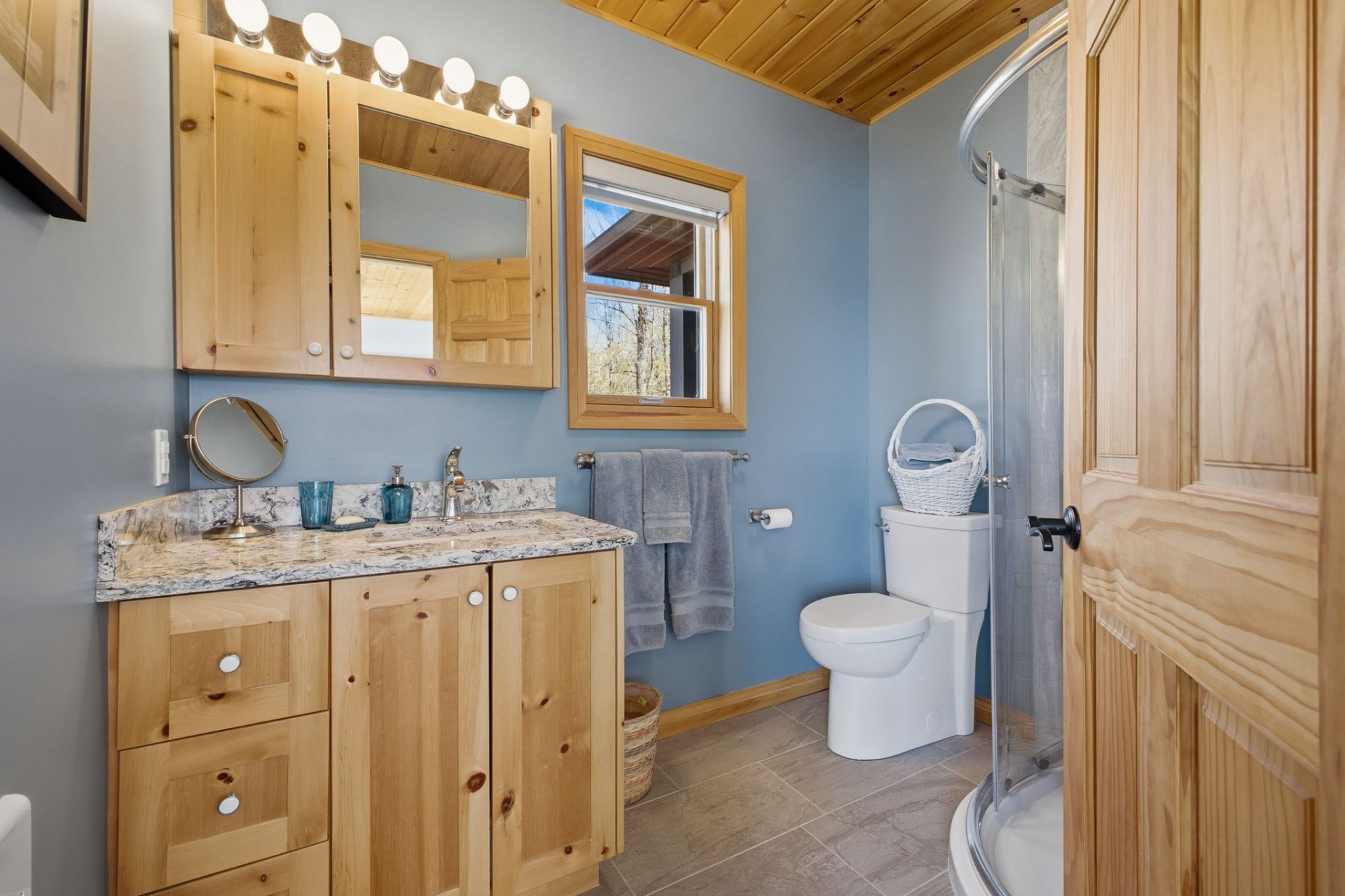 Ensuite bathroom