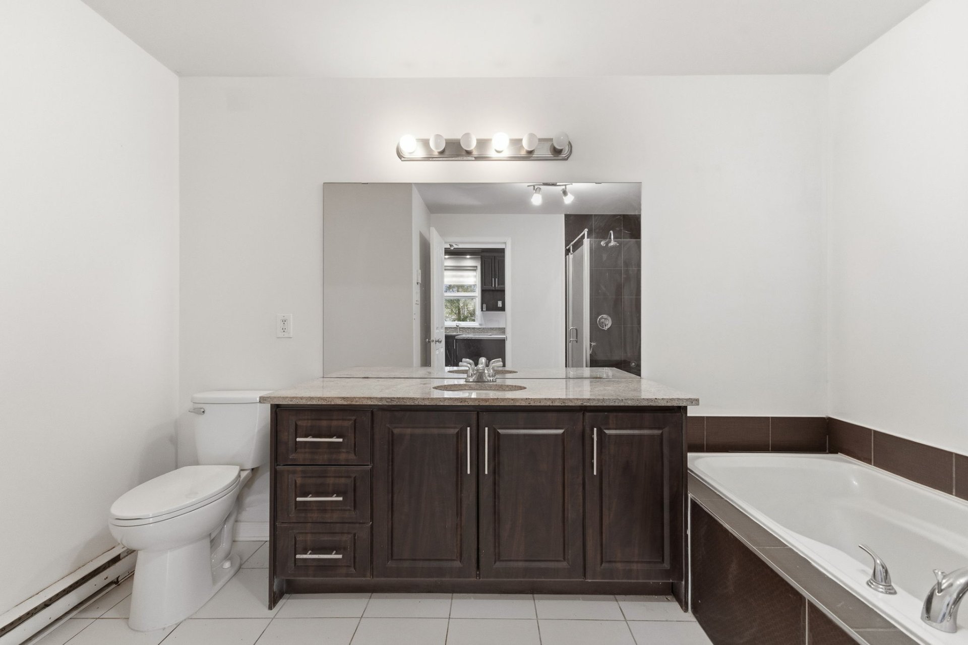 Salle de bains - Rez-de-jardin