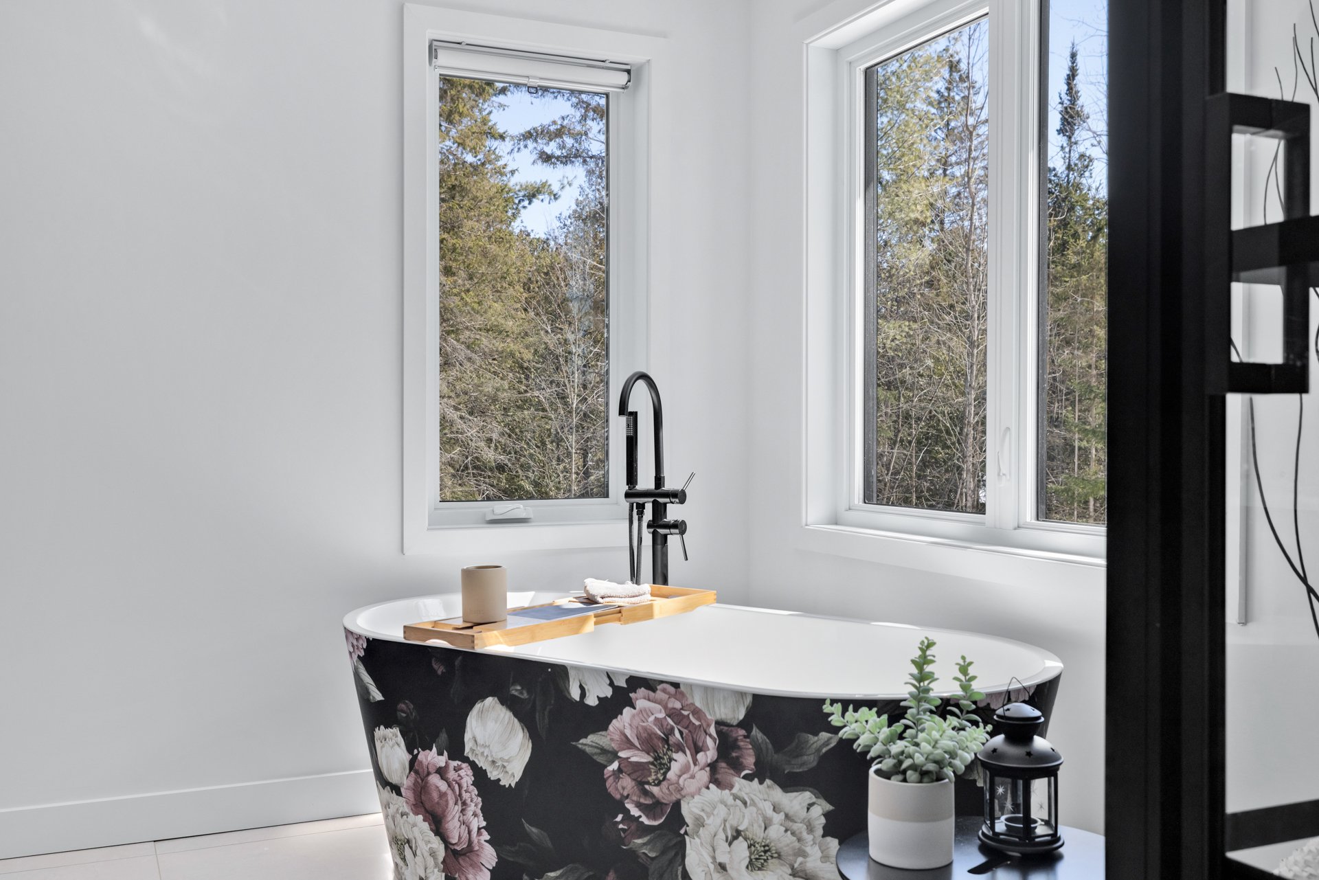 Ensuite bathroom - Free standing tub