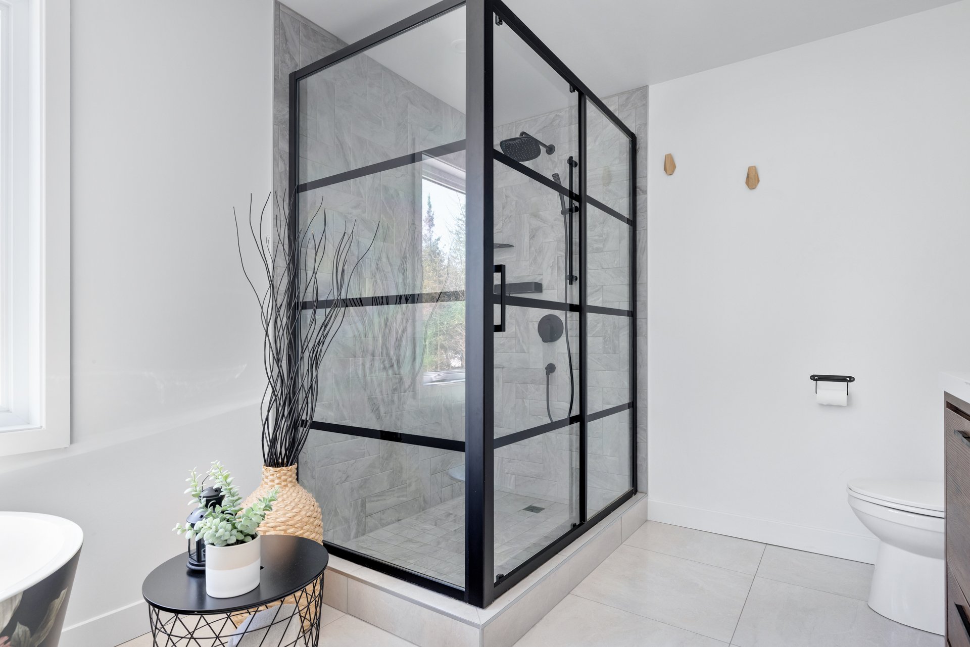 Ensuite bathroom - Glass shower