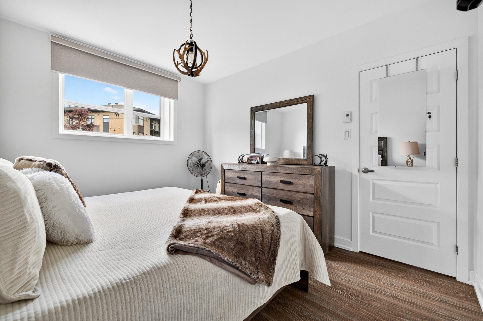 Chambre à coucher principale - Avec penderie (walk-in)