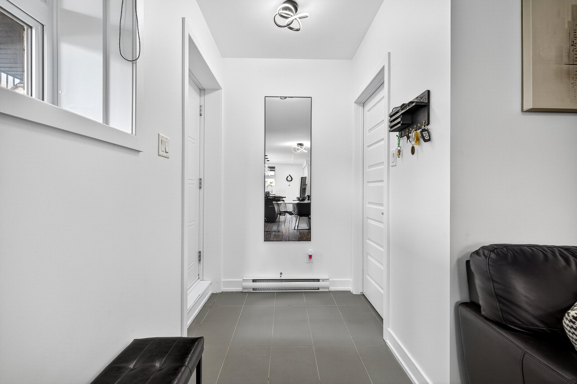 Hall d'entrée - Penderie (walk-in)