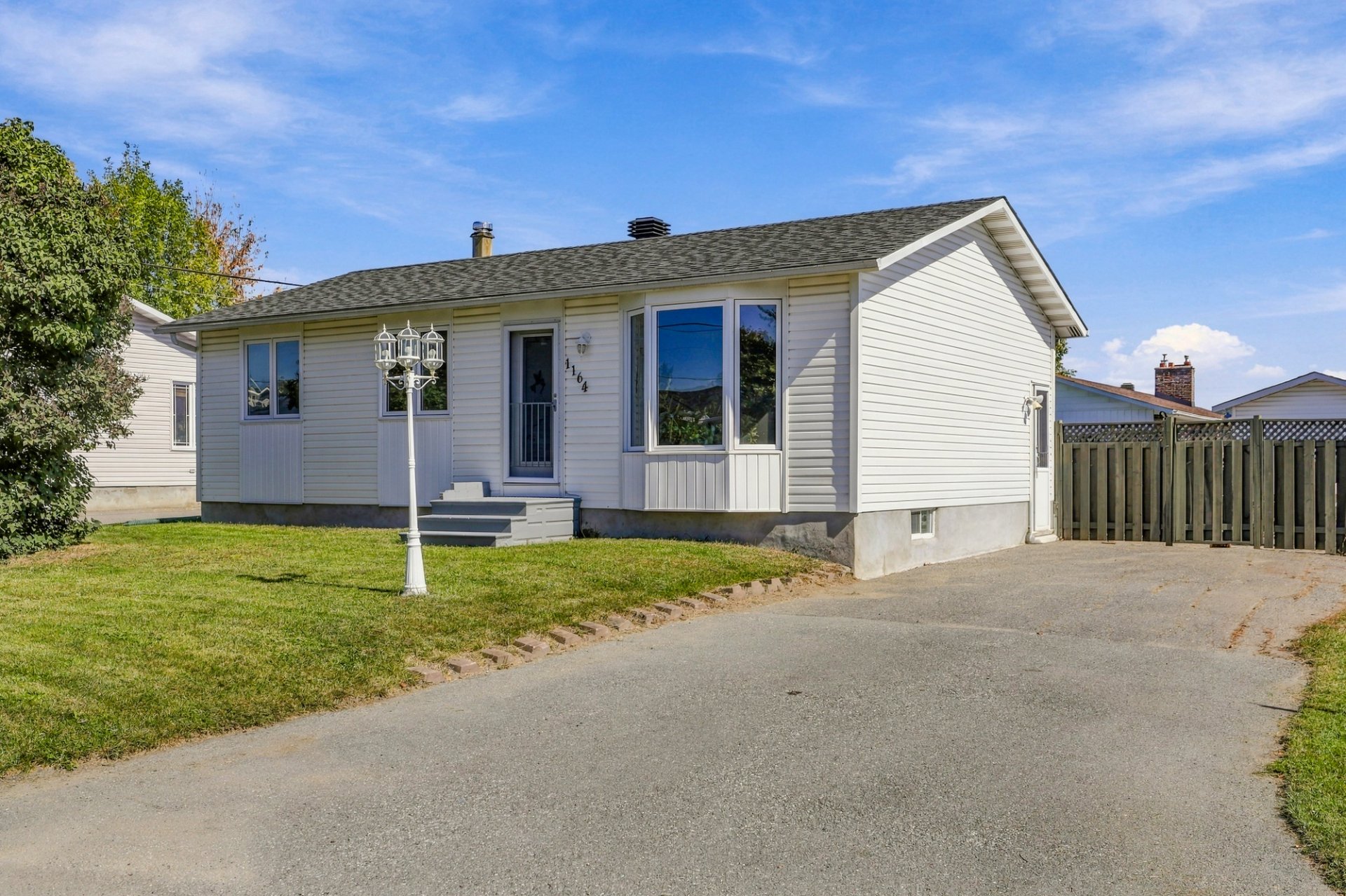 1164 Rue de Liesse